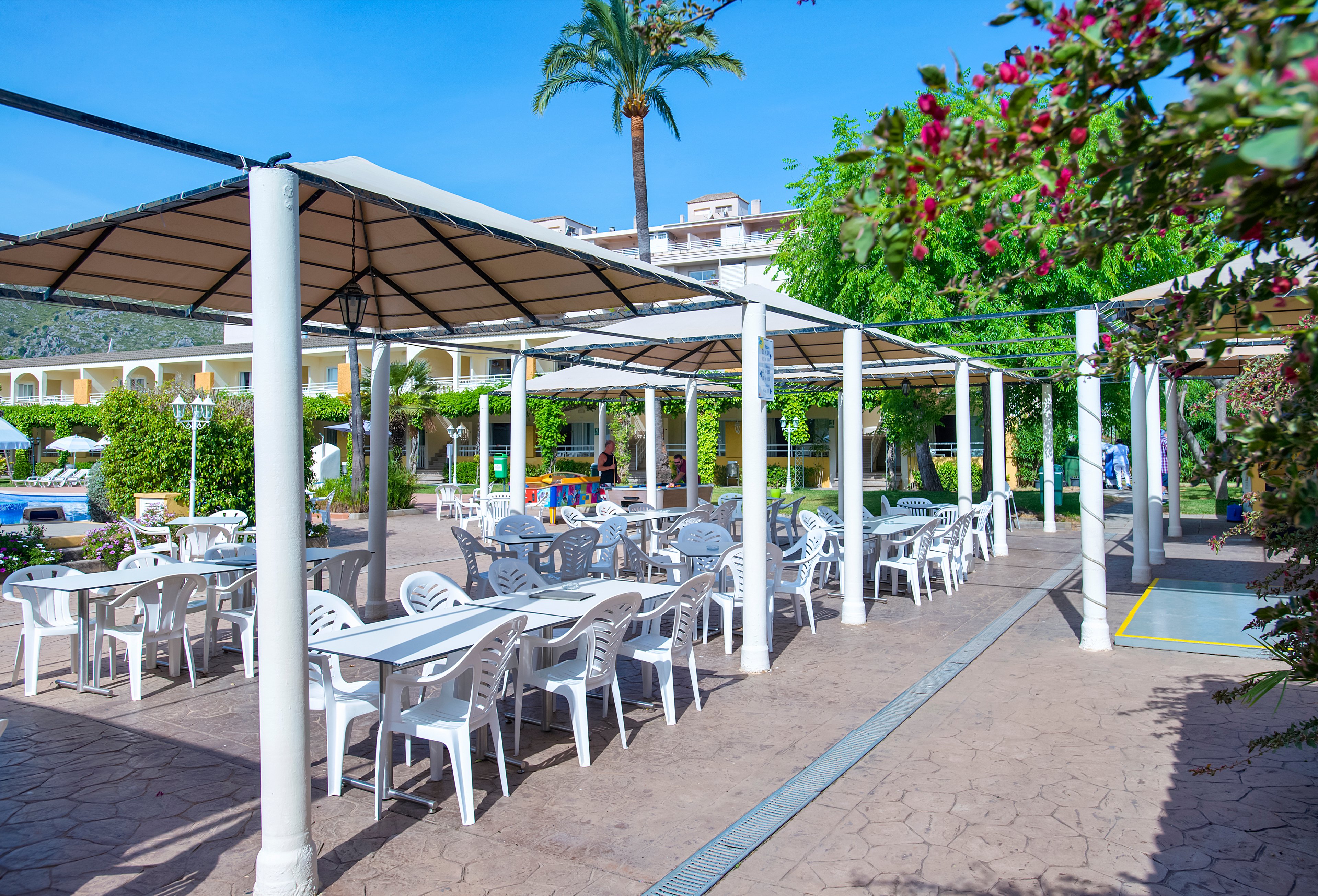 Mariner Club Apartments