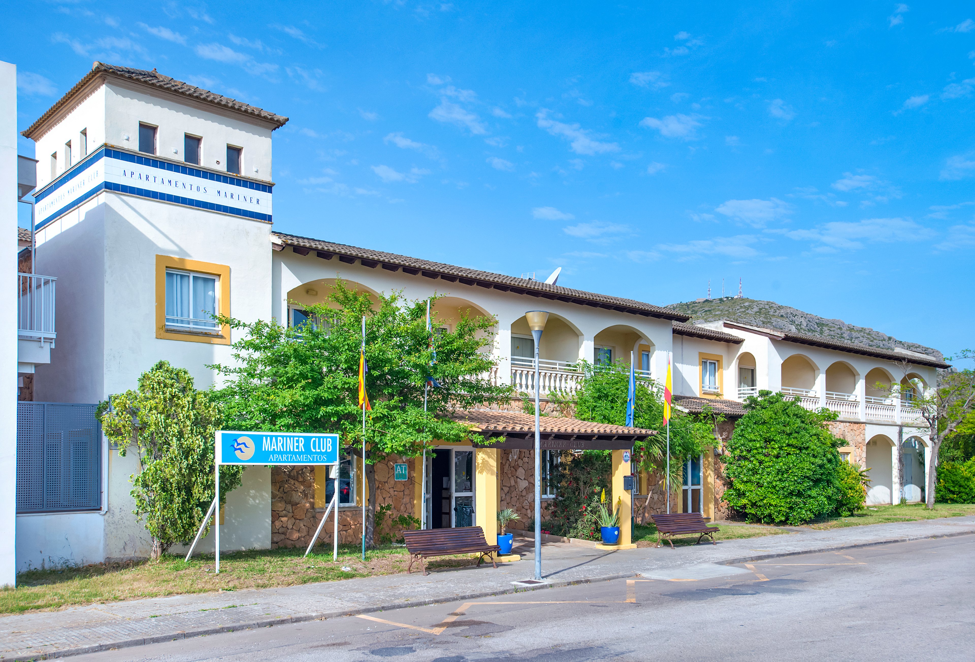 Mariner Club Apartments