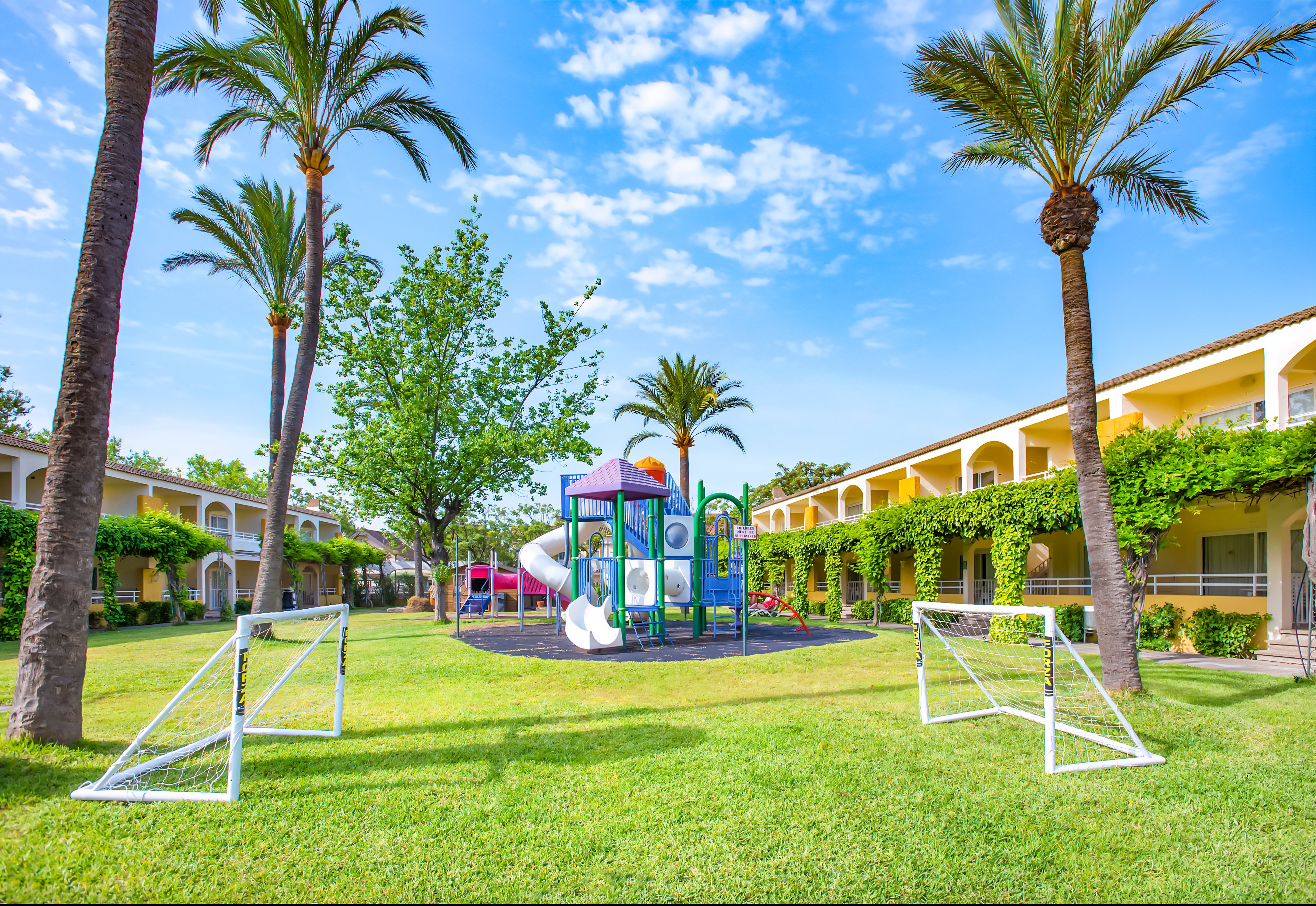 Mariner Club Apartments