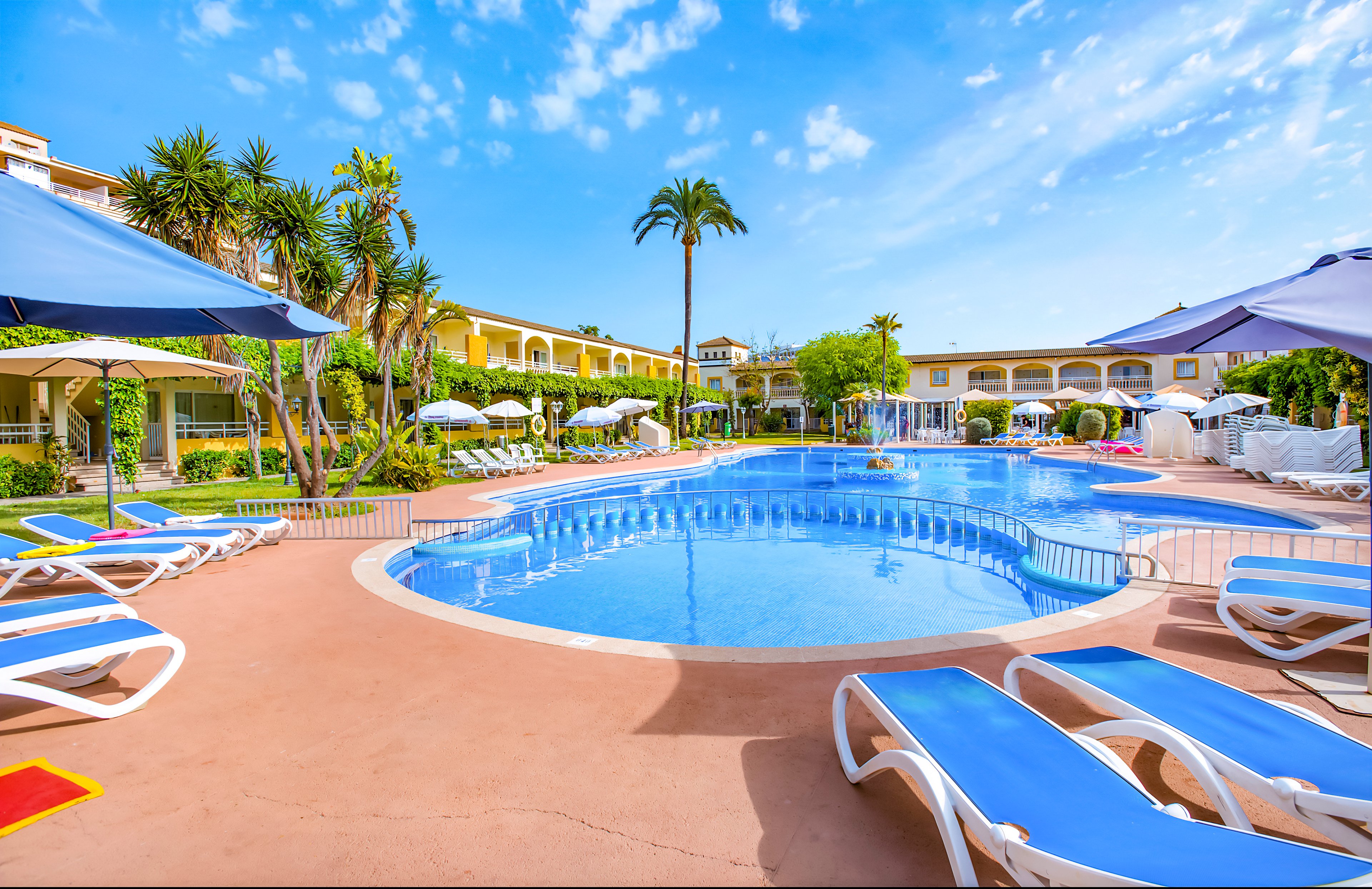 Mariner Club Apartments