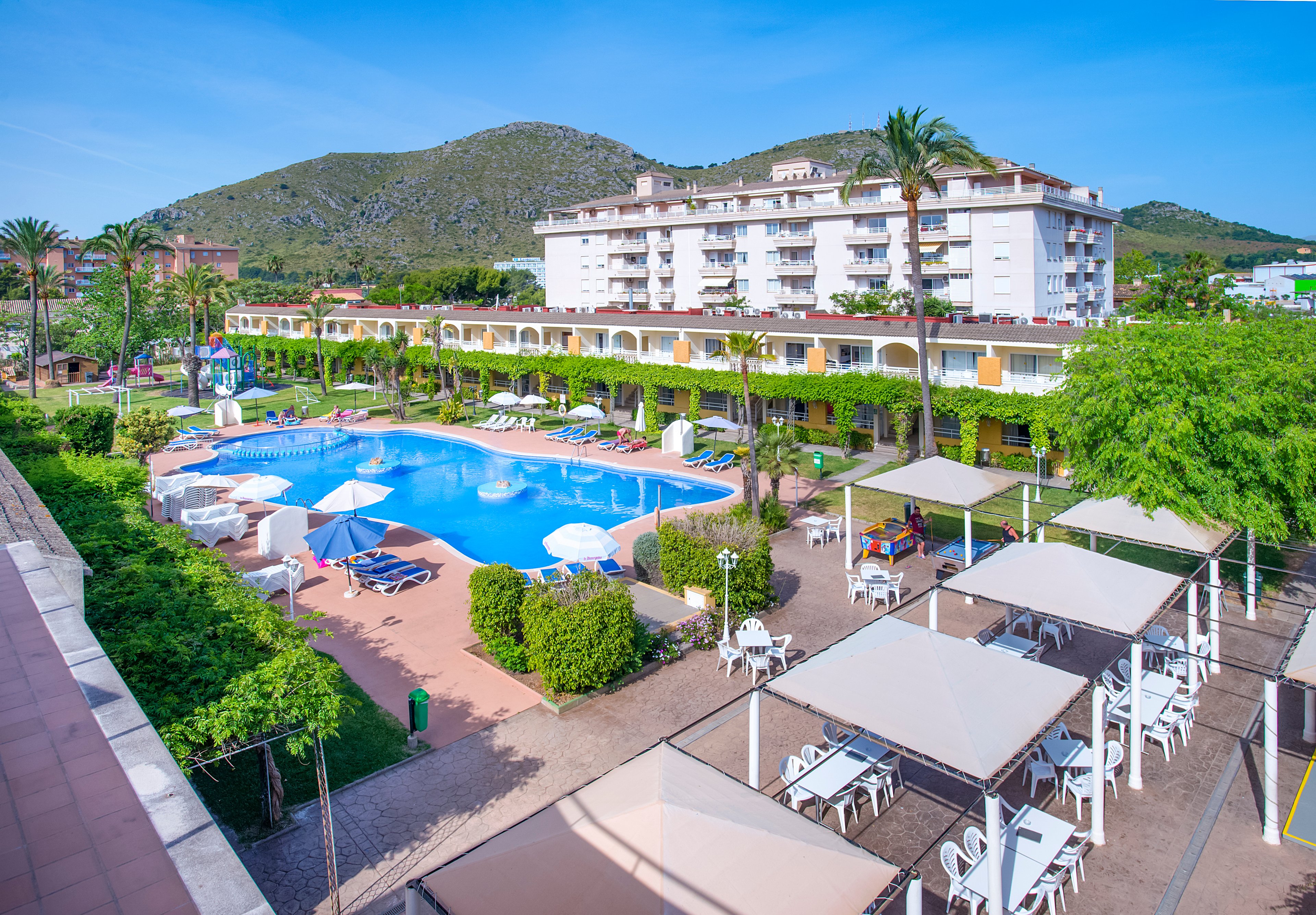 Mariner Club Apartments