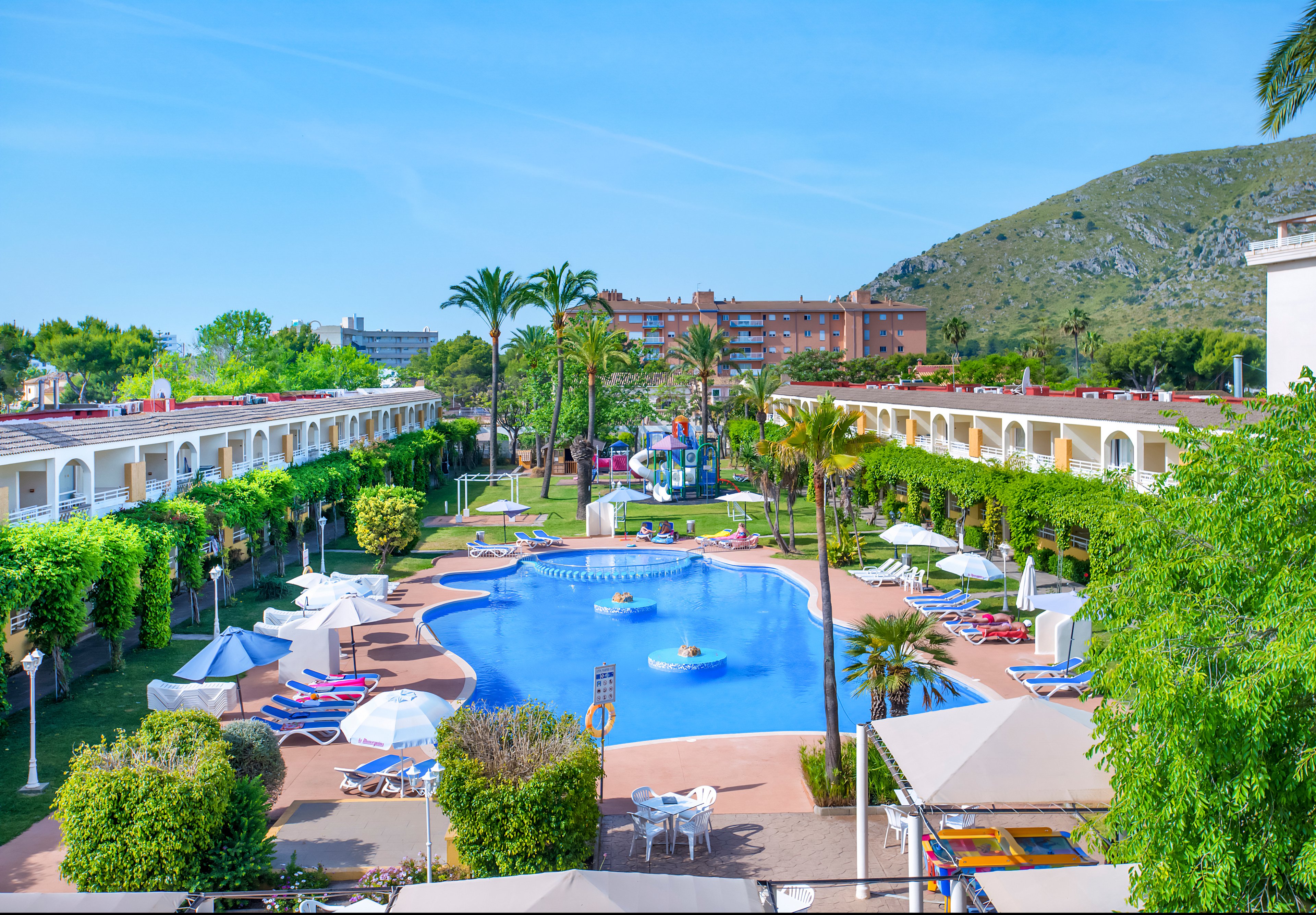 Mariner Club Apartments