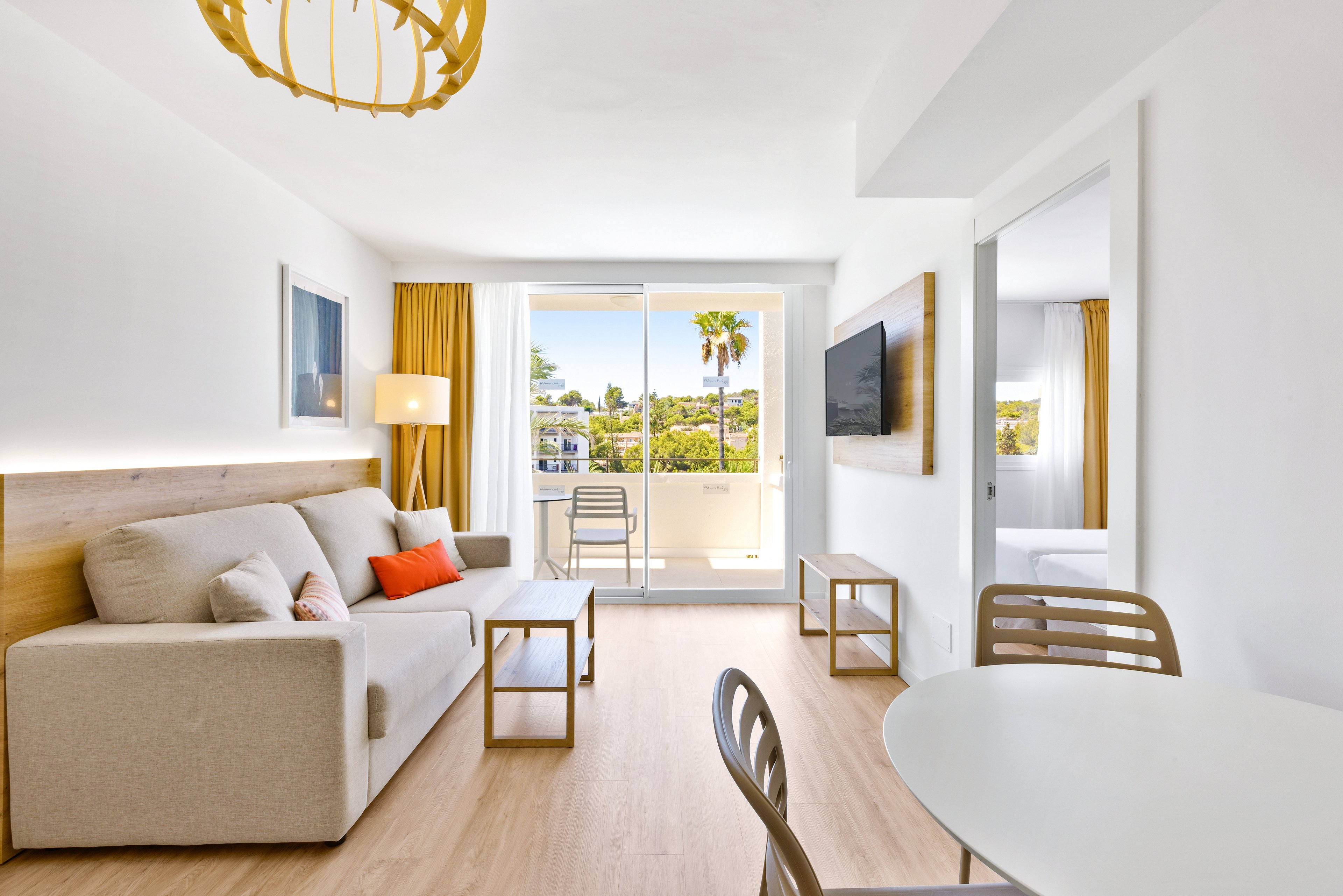 Palmanova Beach by TRH