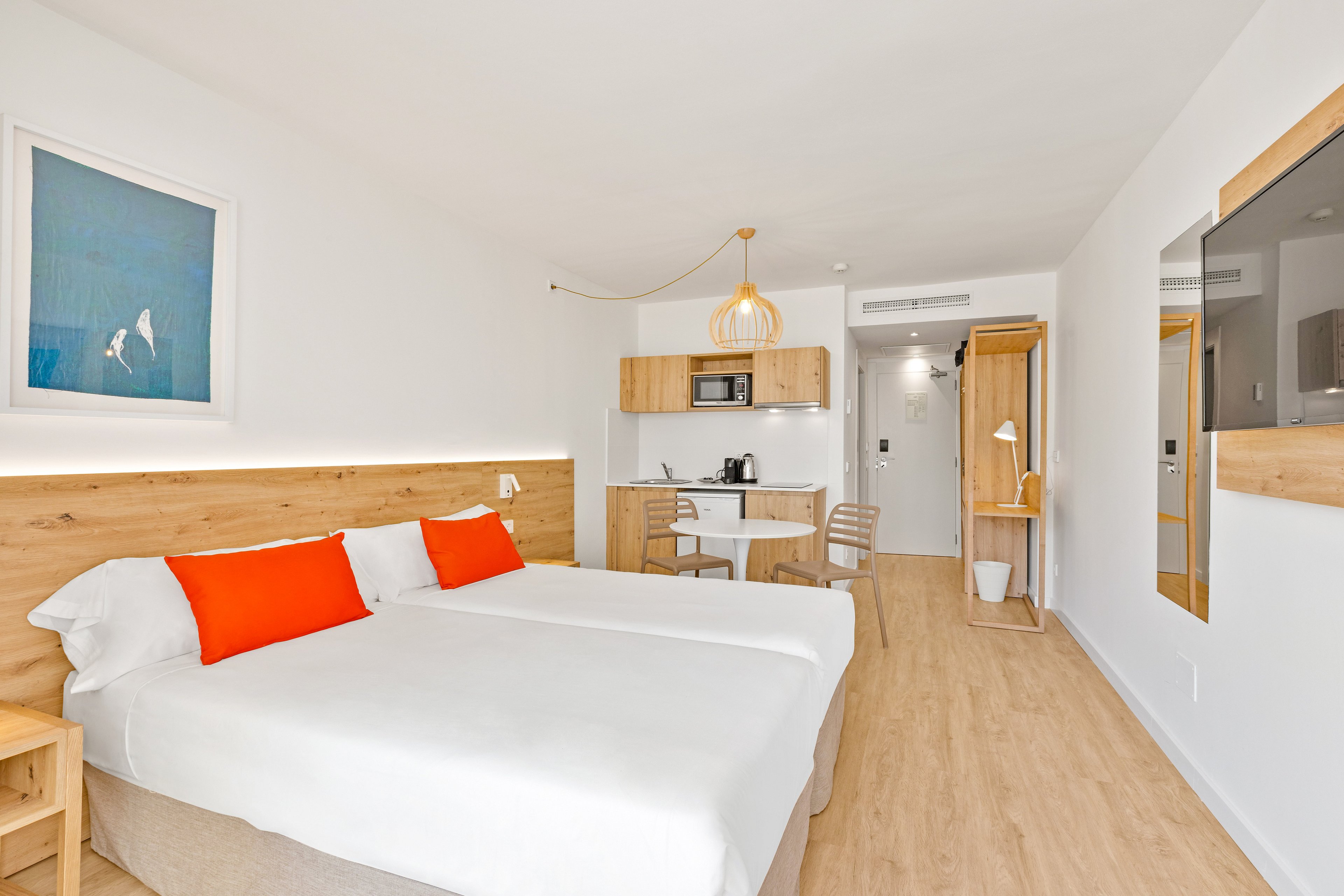 Palmanova Beach by TRH