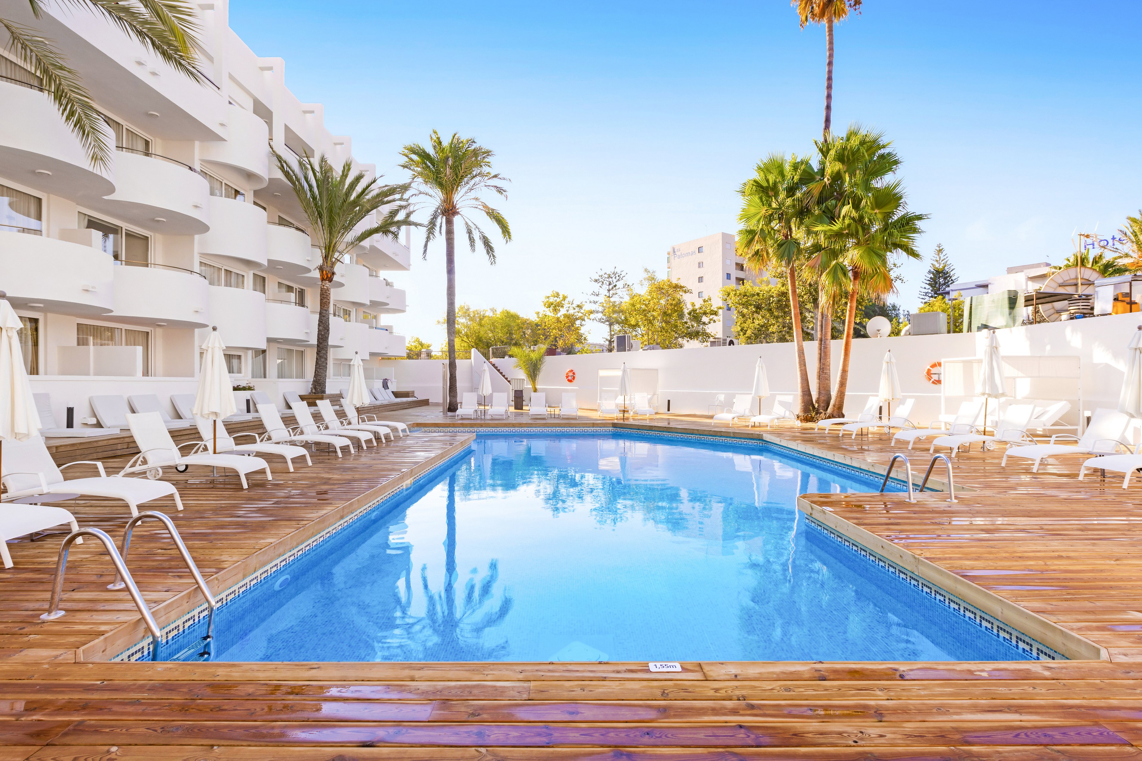 Palmanova Beach by TRH