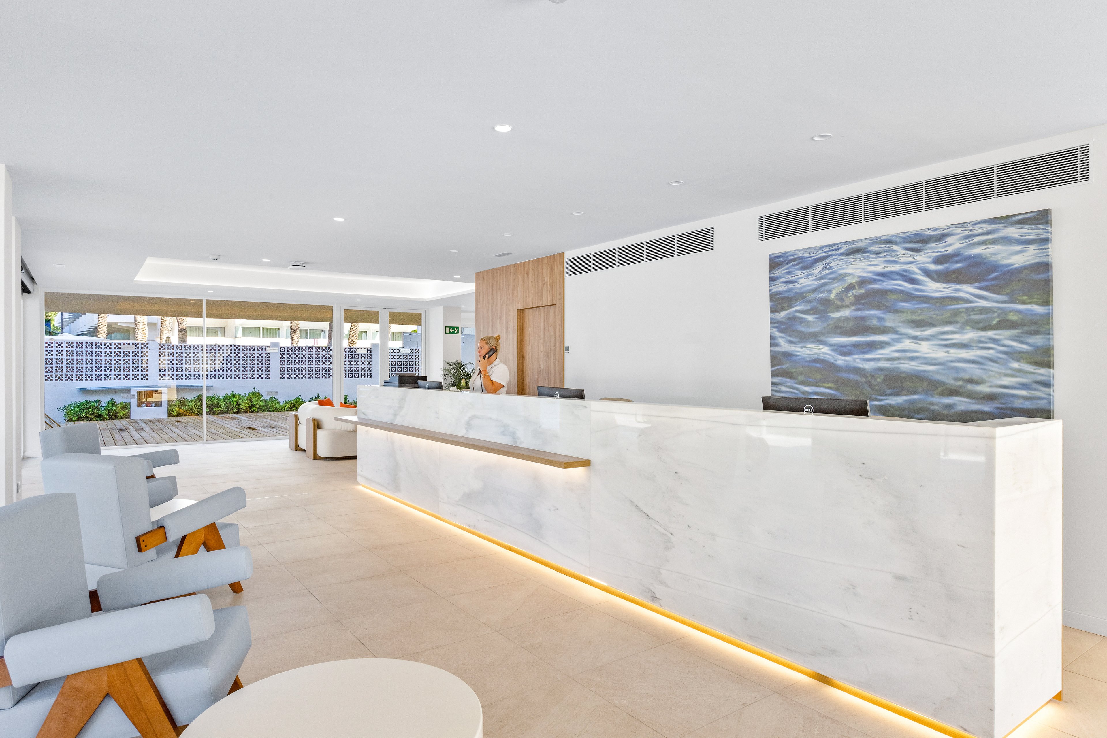 Palmanova Beach by TRH