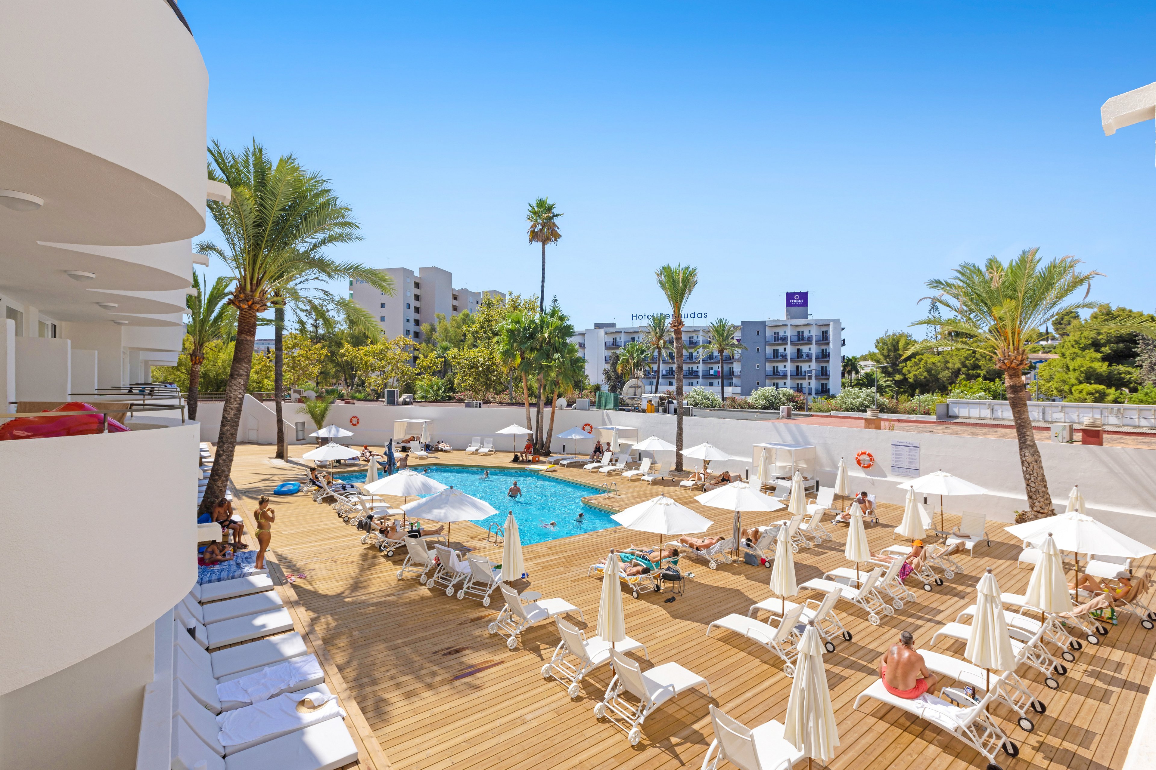 Palmanova Beach by TRH