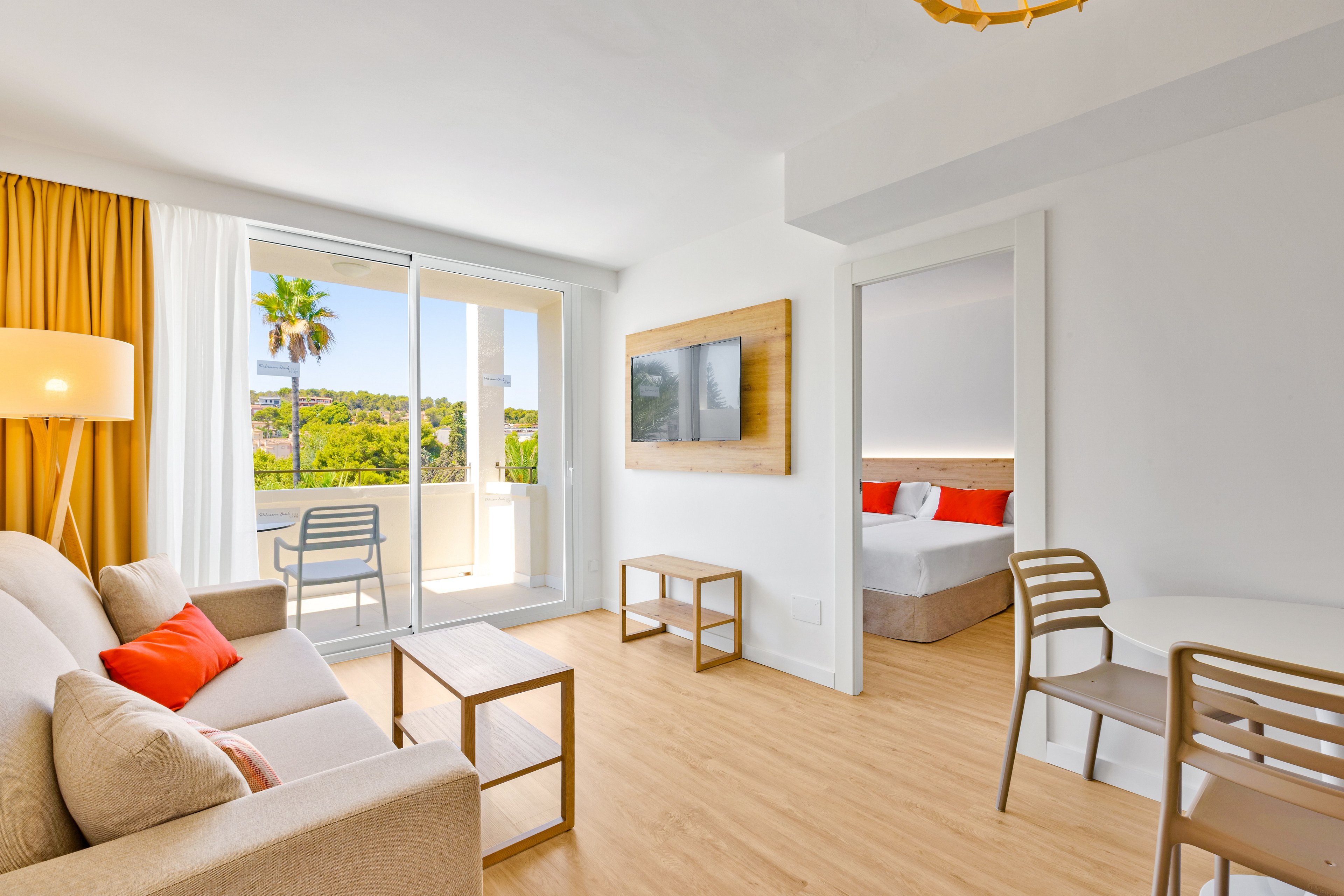 Palmanova Beach by TRH