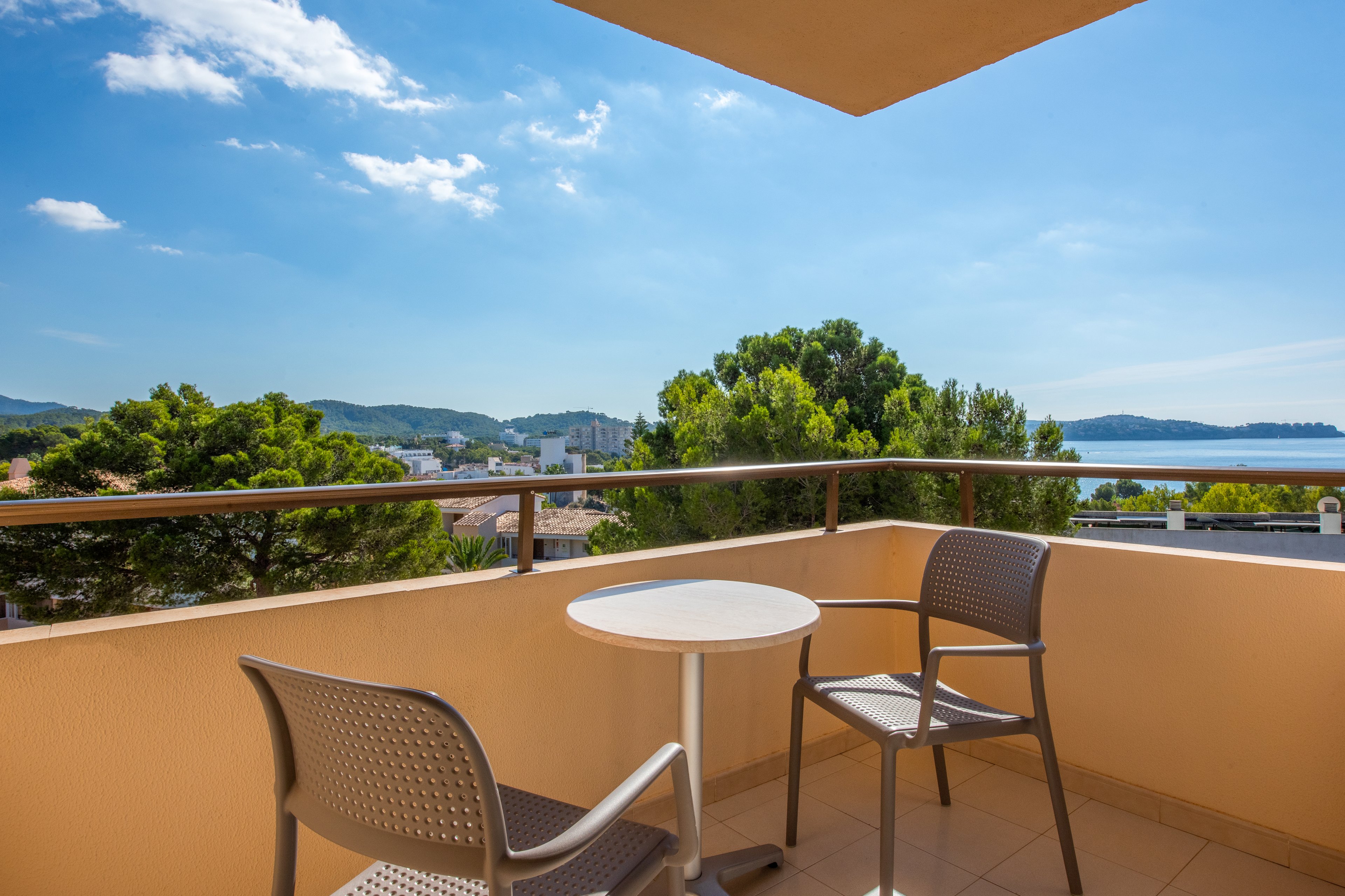 Valentin Somni Suites & Hotel