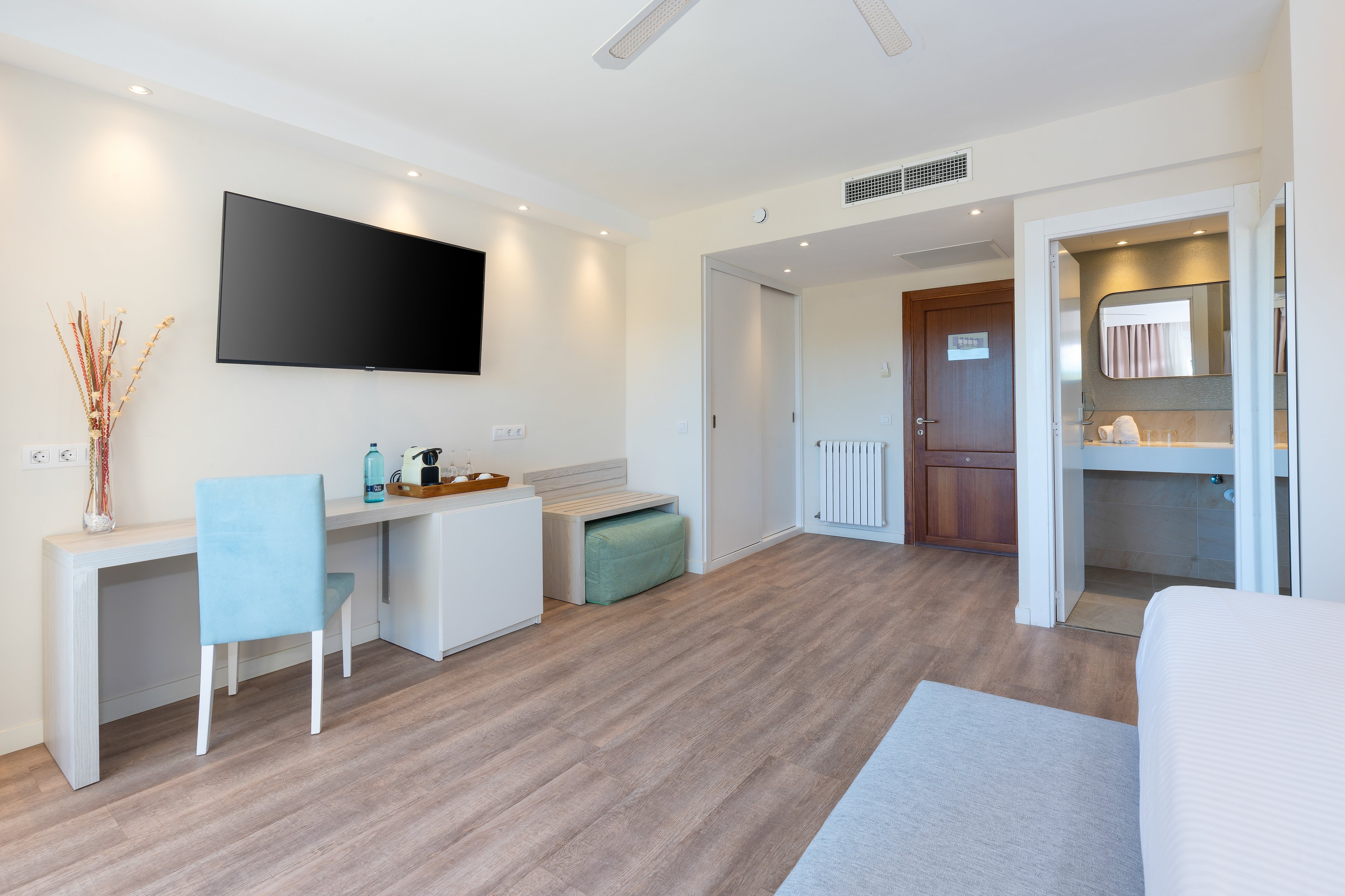 Valentin Somni Suites & Hotel
