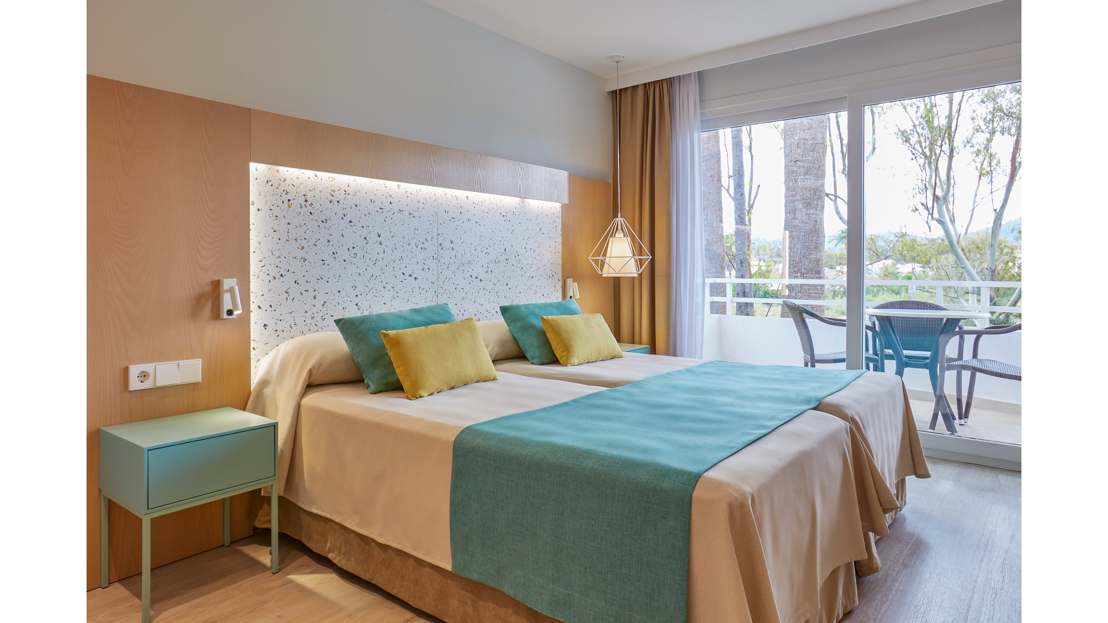 Universal Aparthotel Elisa