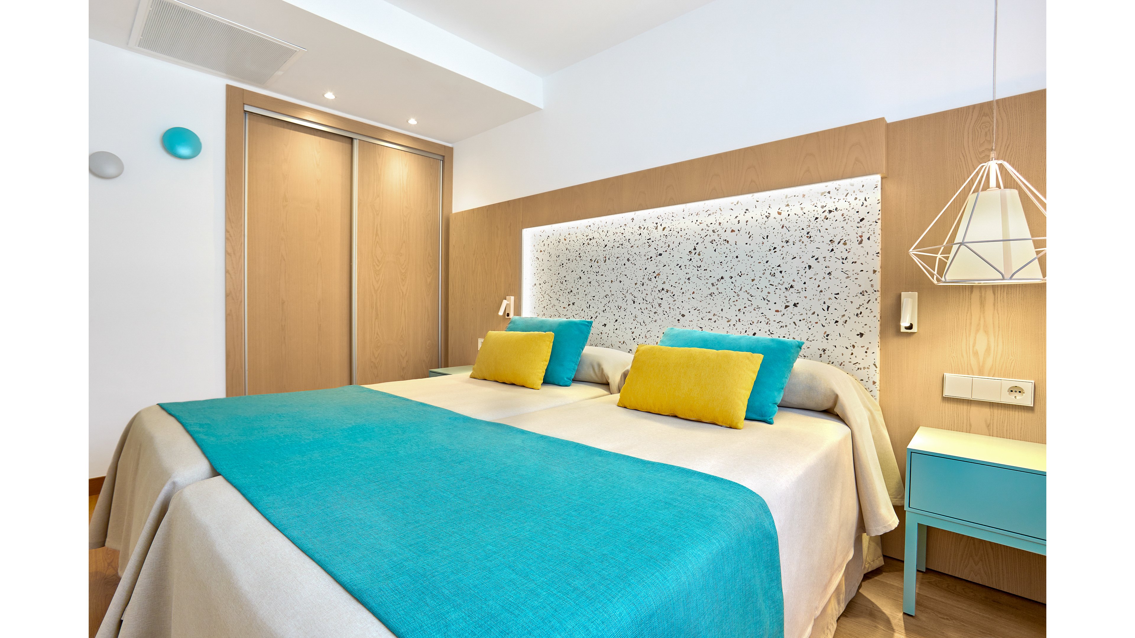 Universal Aparthotel Elisa