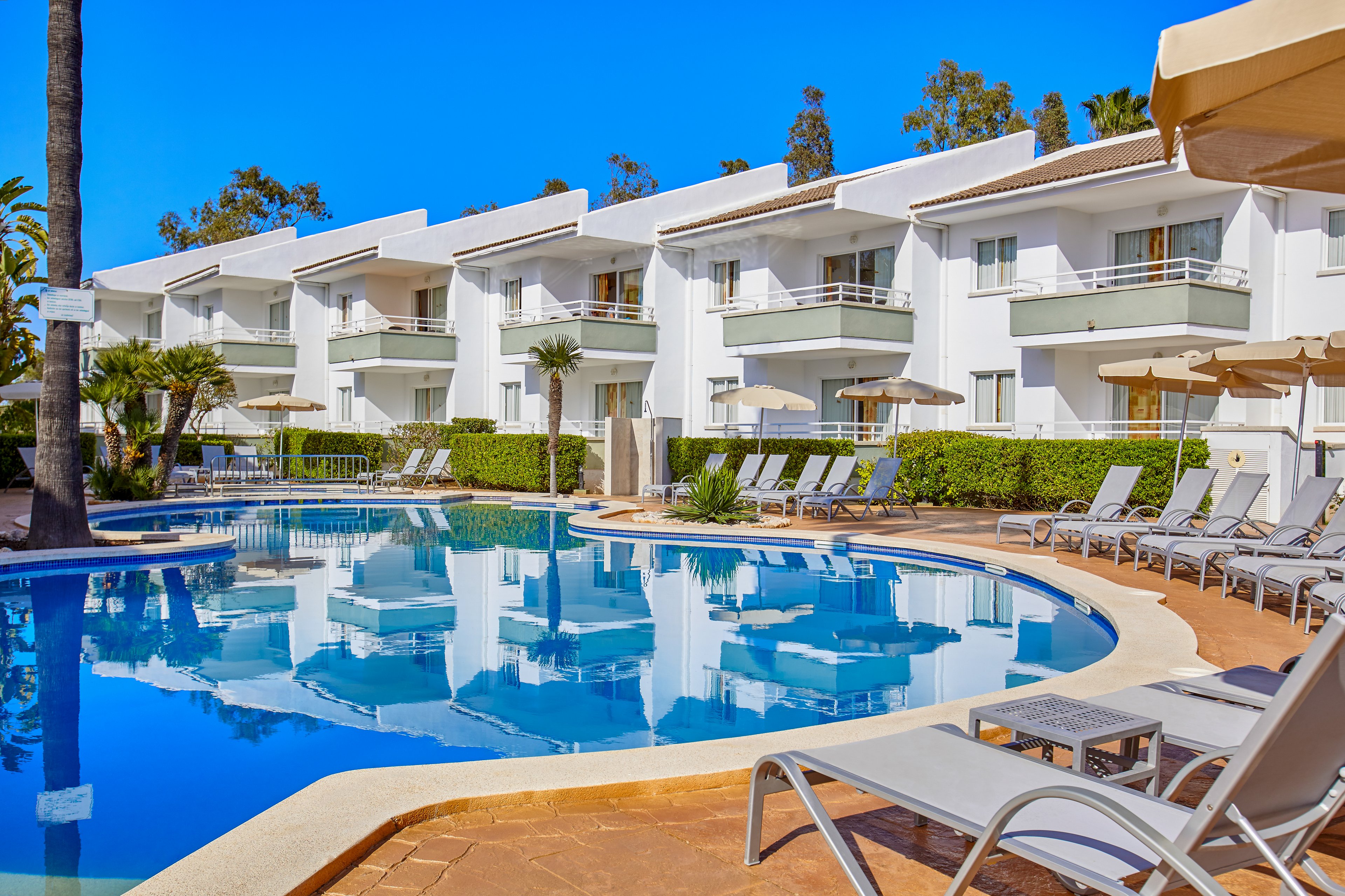 Universal Aparthotel Elisa