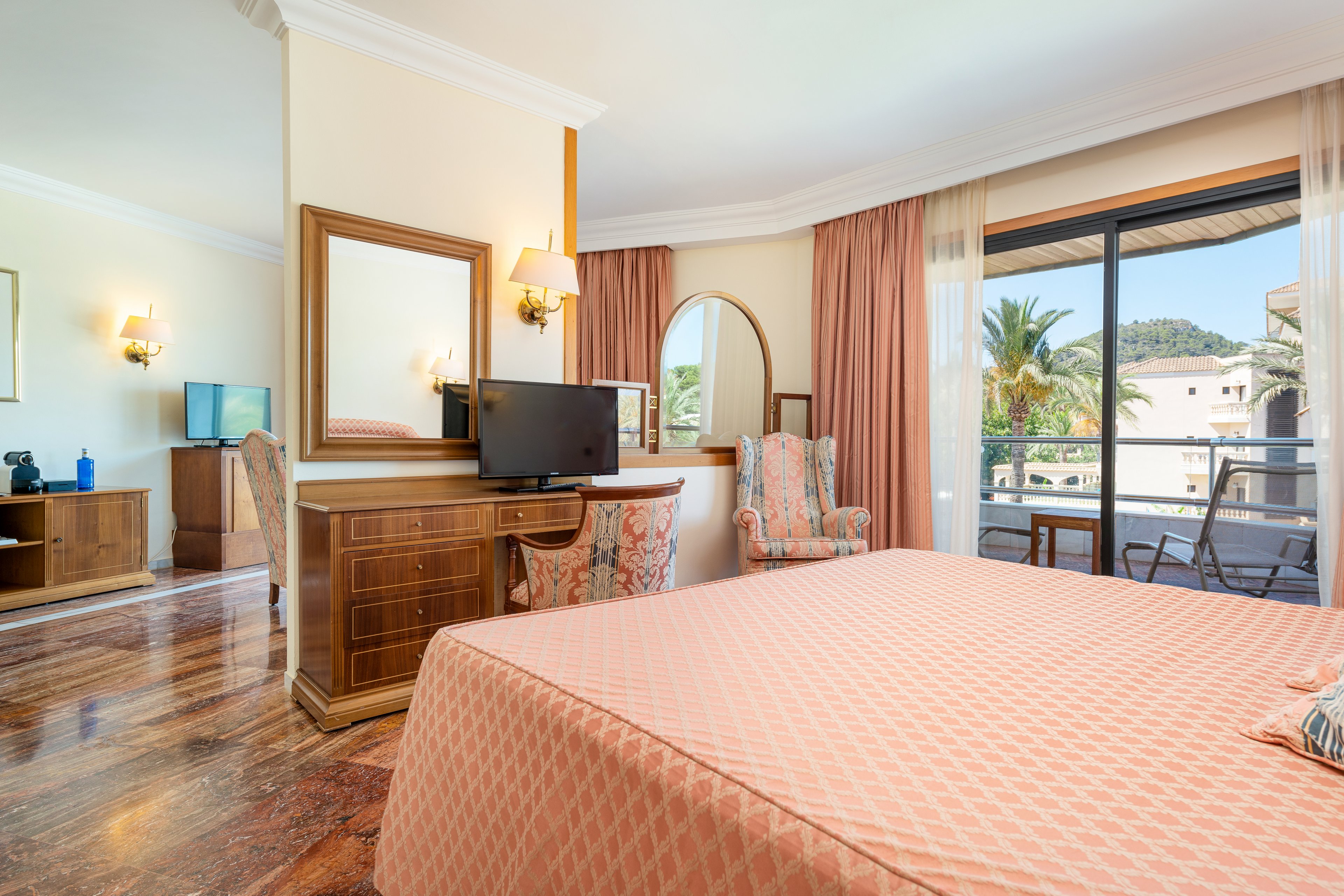 Hotel Serrano Palace