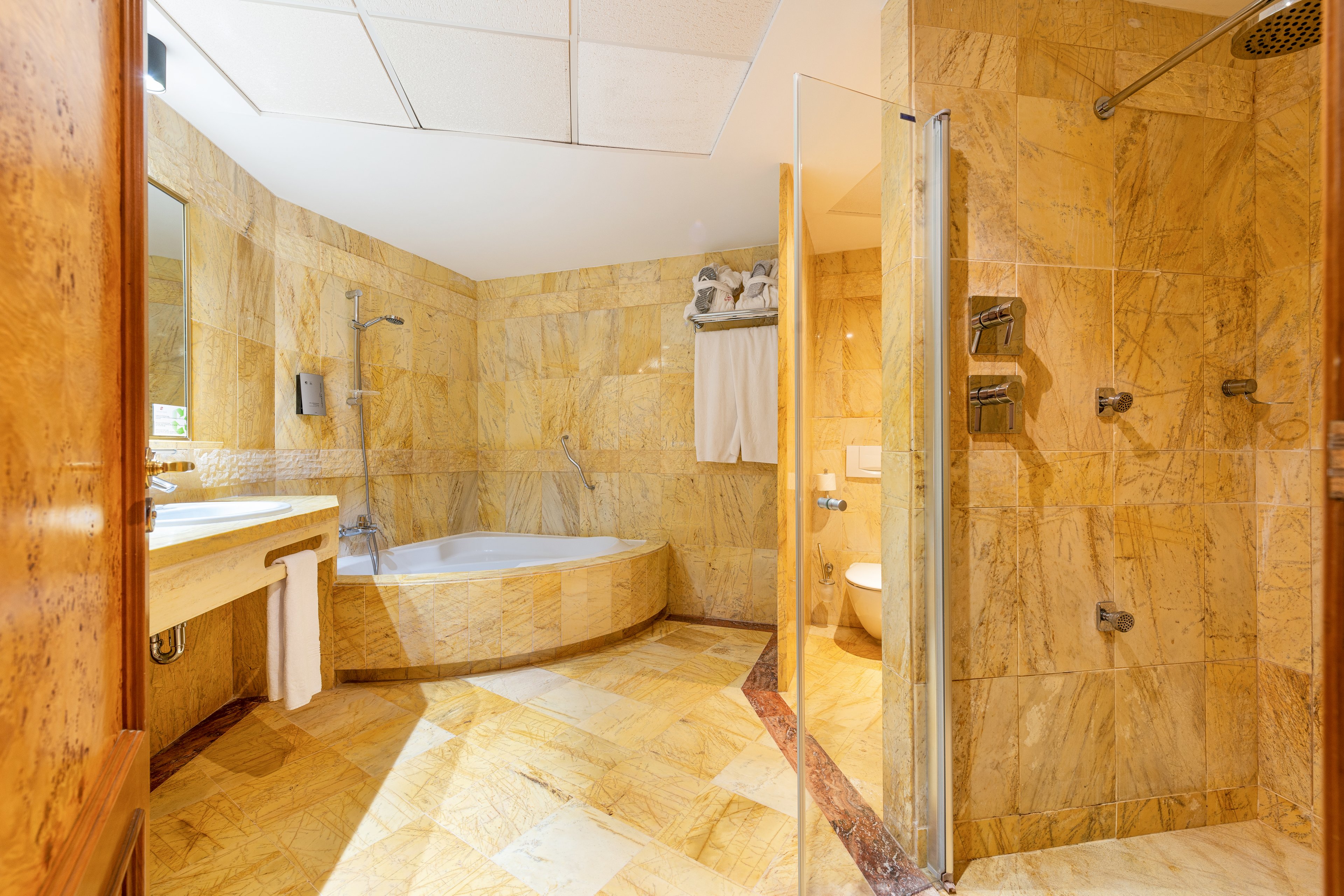 Hotel Serrano Palace