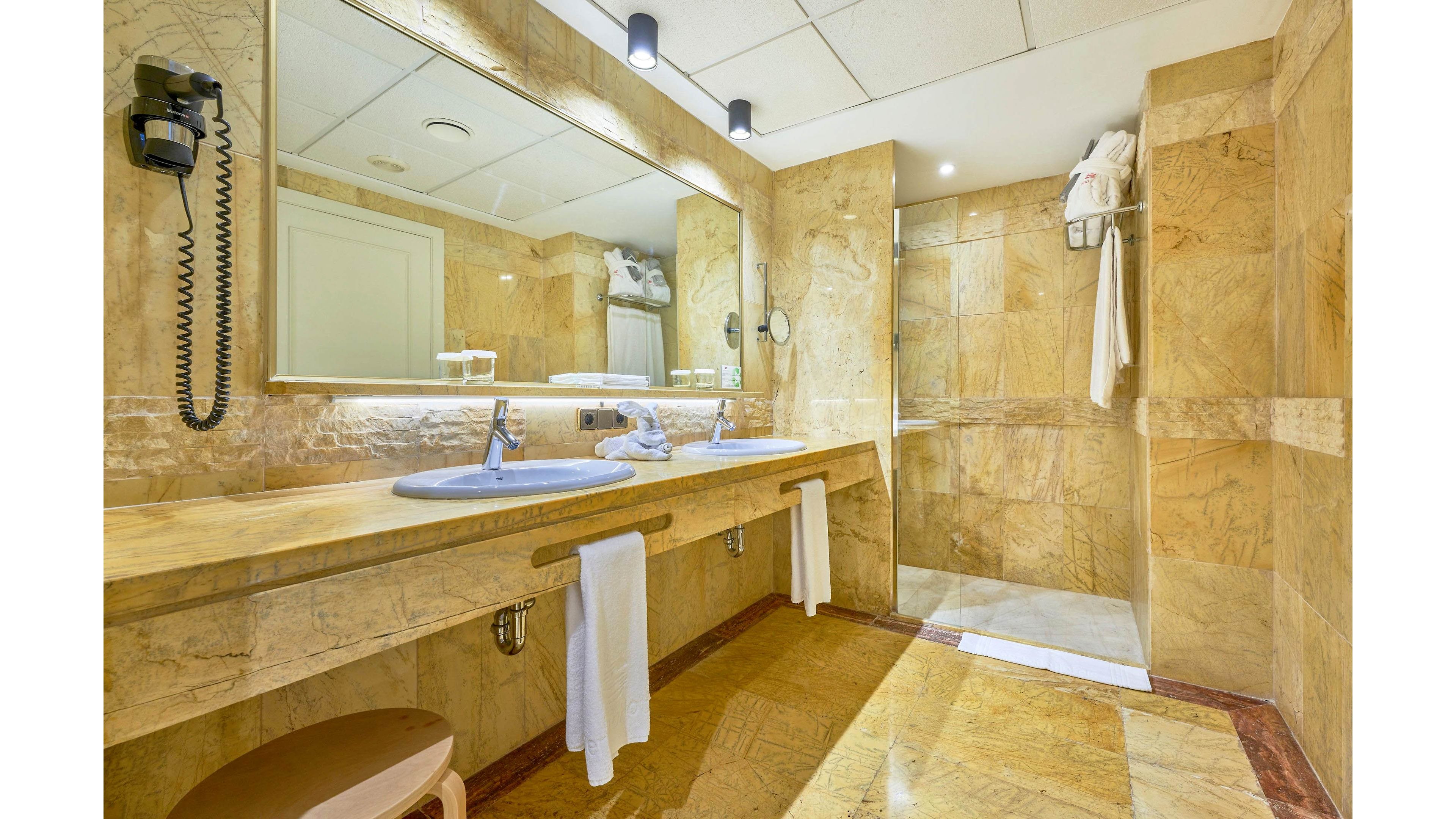 Hotel Serrano Palace