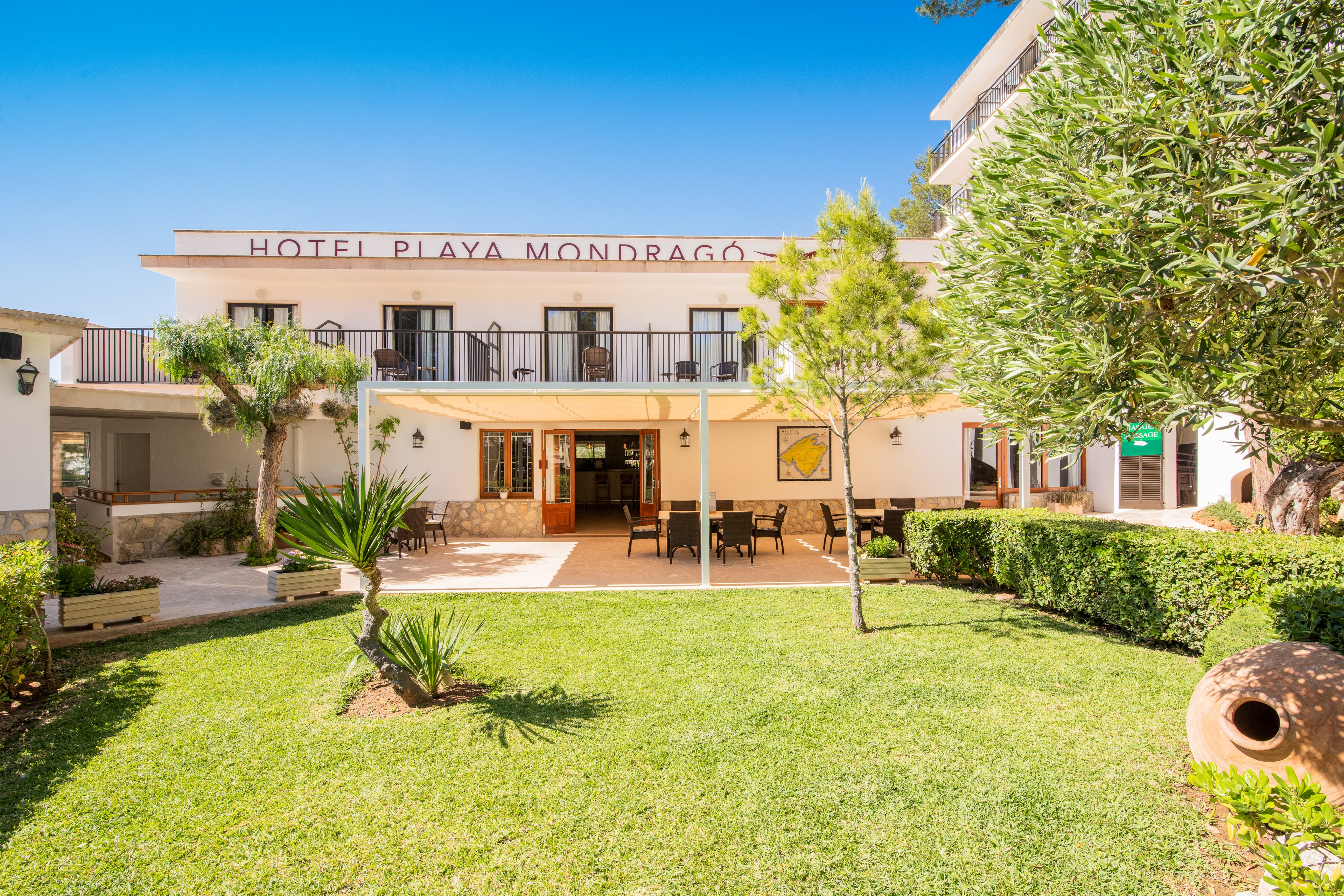 Hotel Playa Mondrago