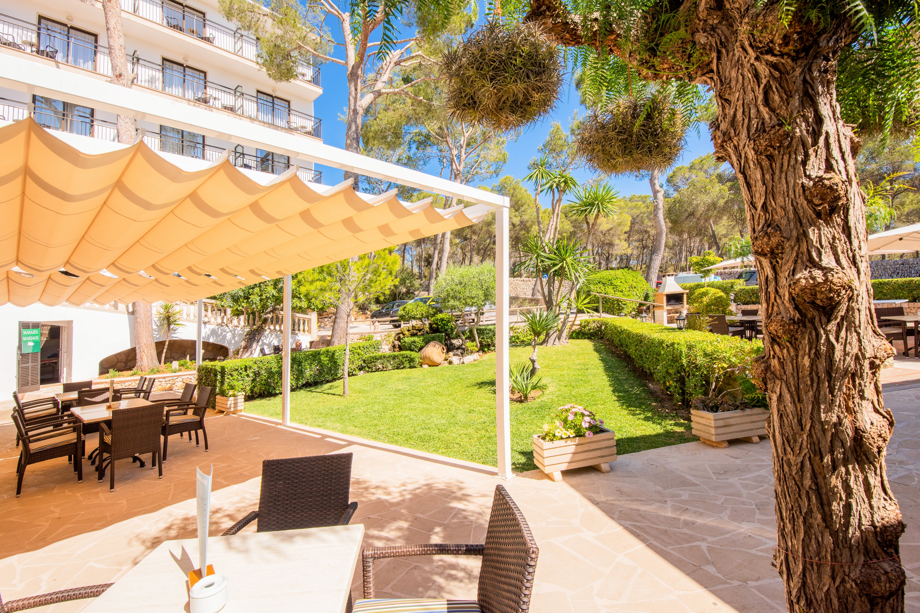 Hotel Playa Mondrago