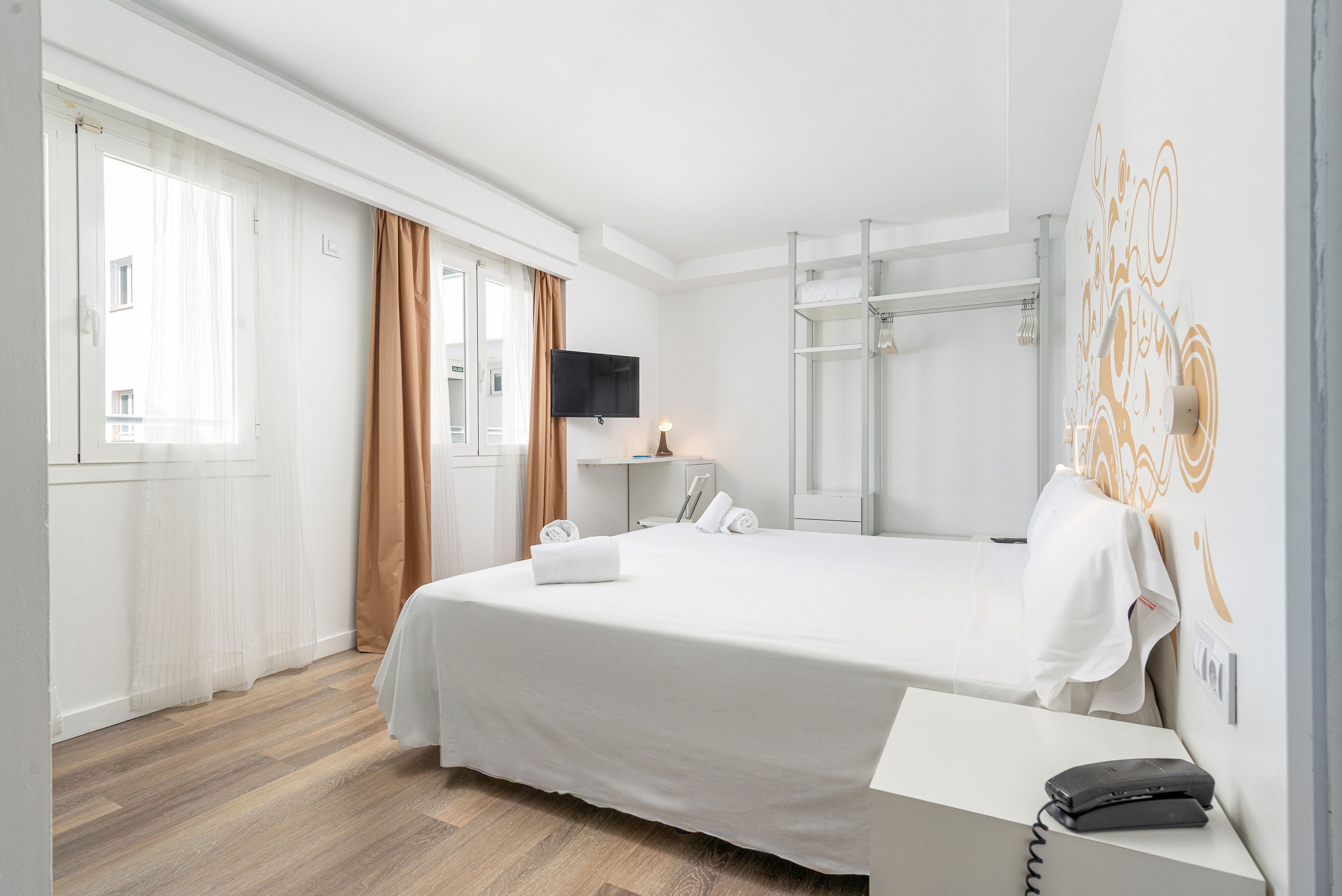 Hotel Triton Beach