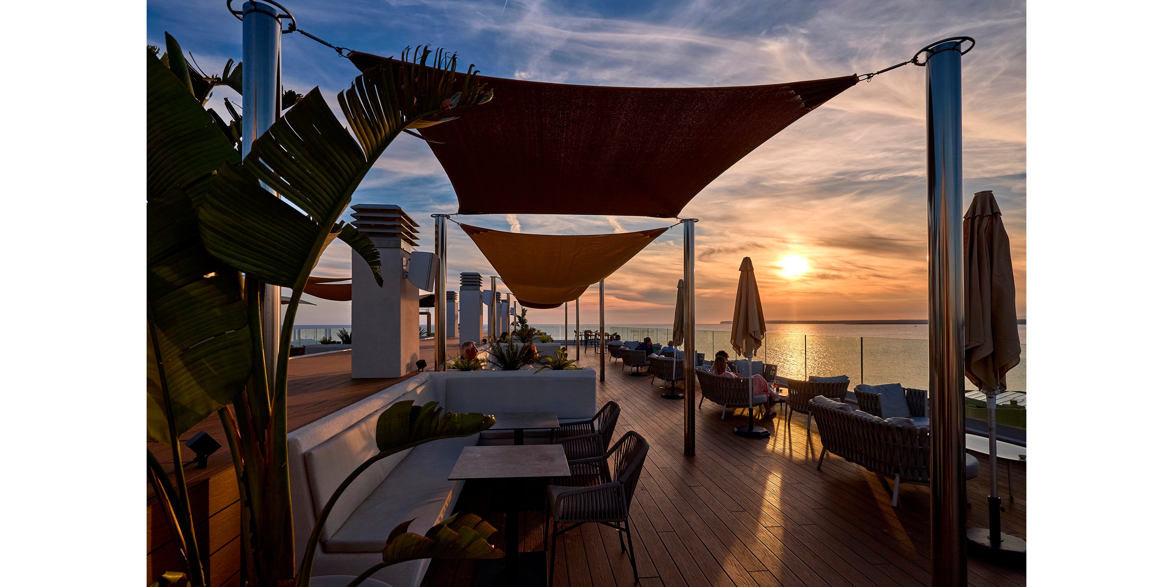 Universal Hotel Romantica