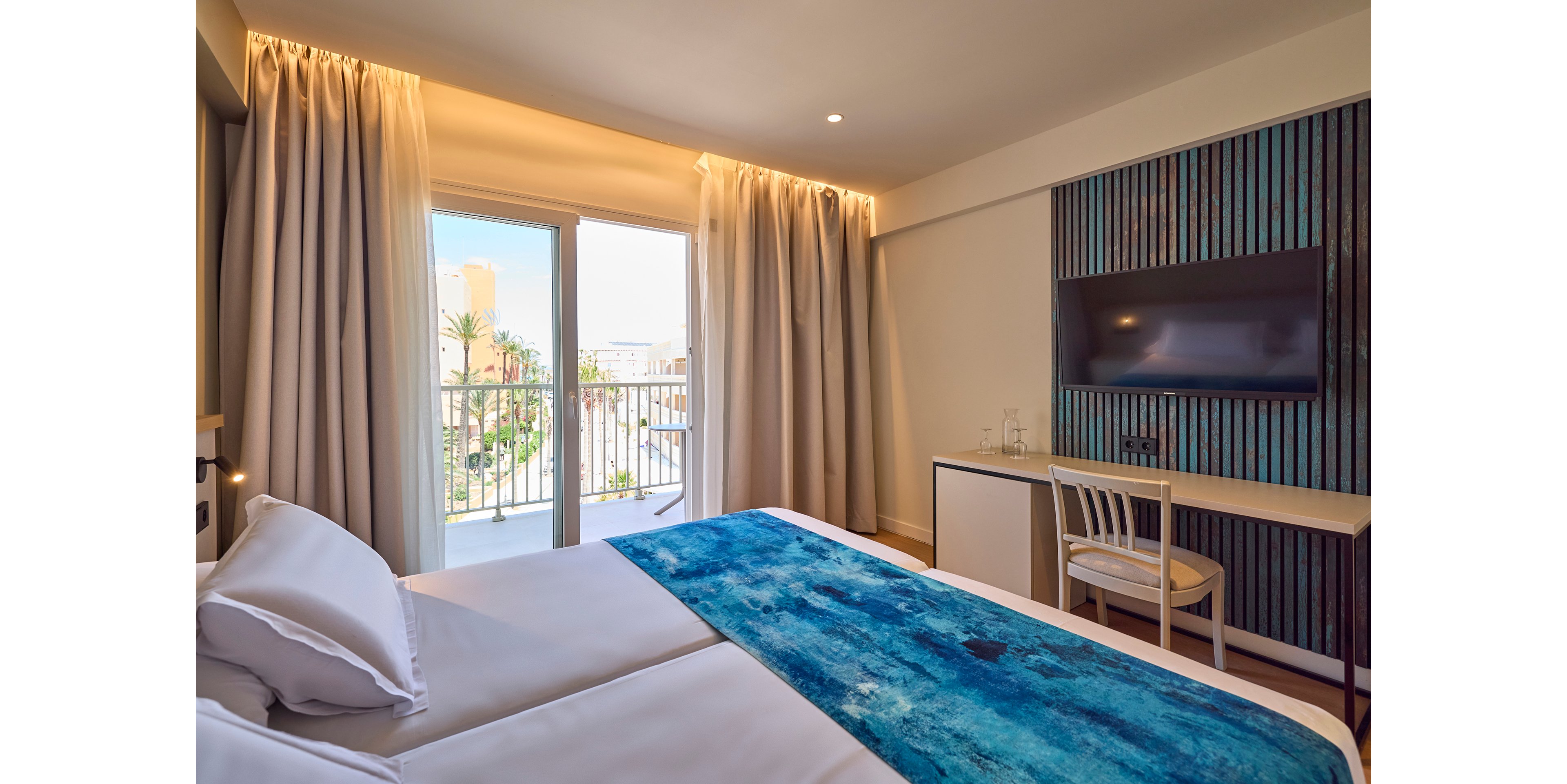 Universal Hotel Romantica