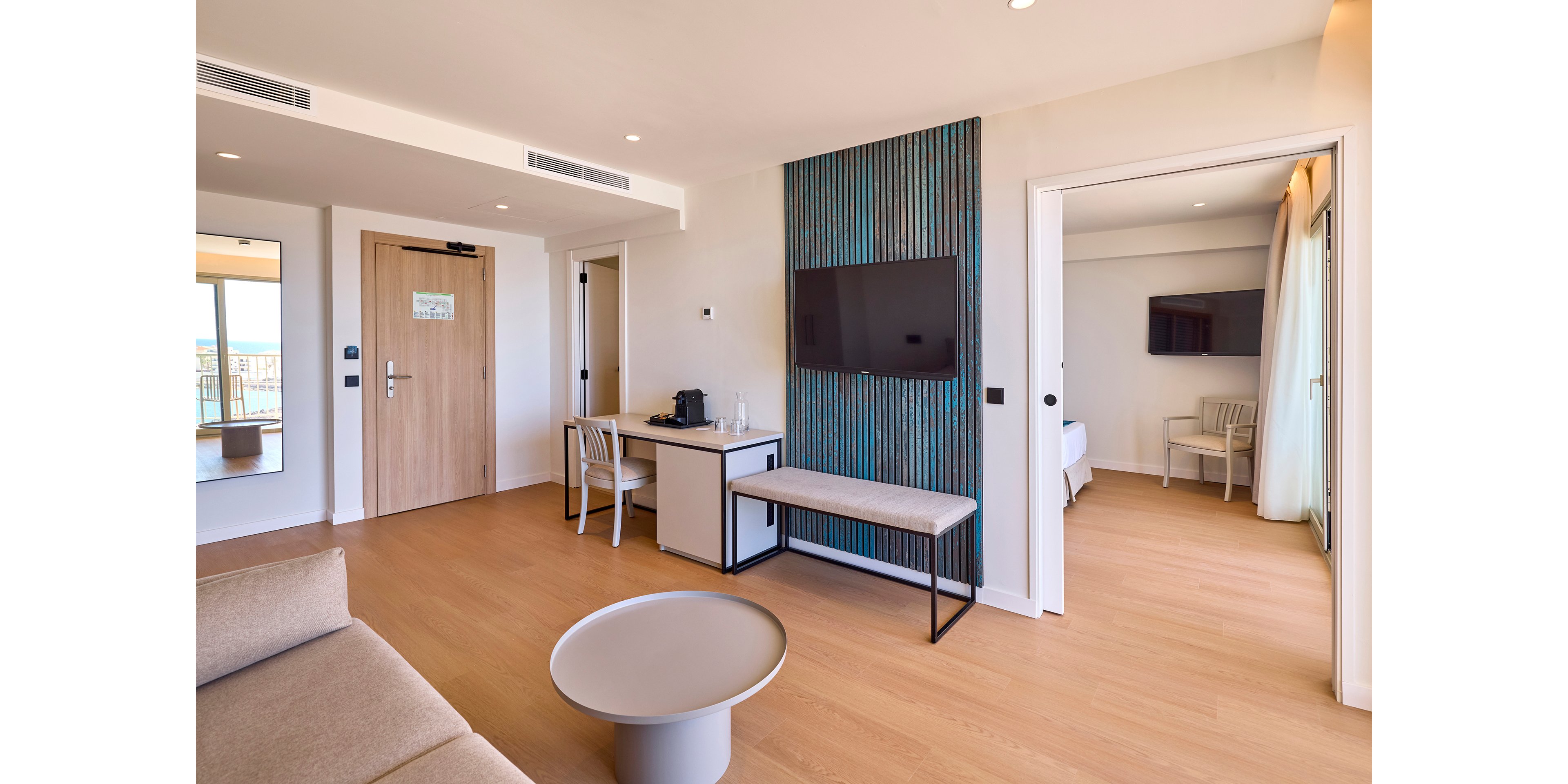 Universal Hotel Romantica