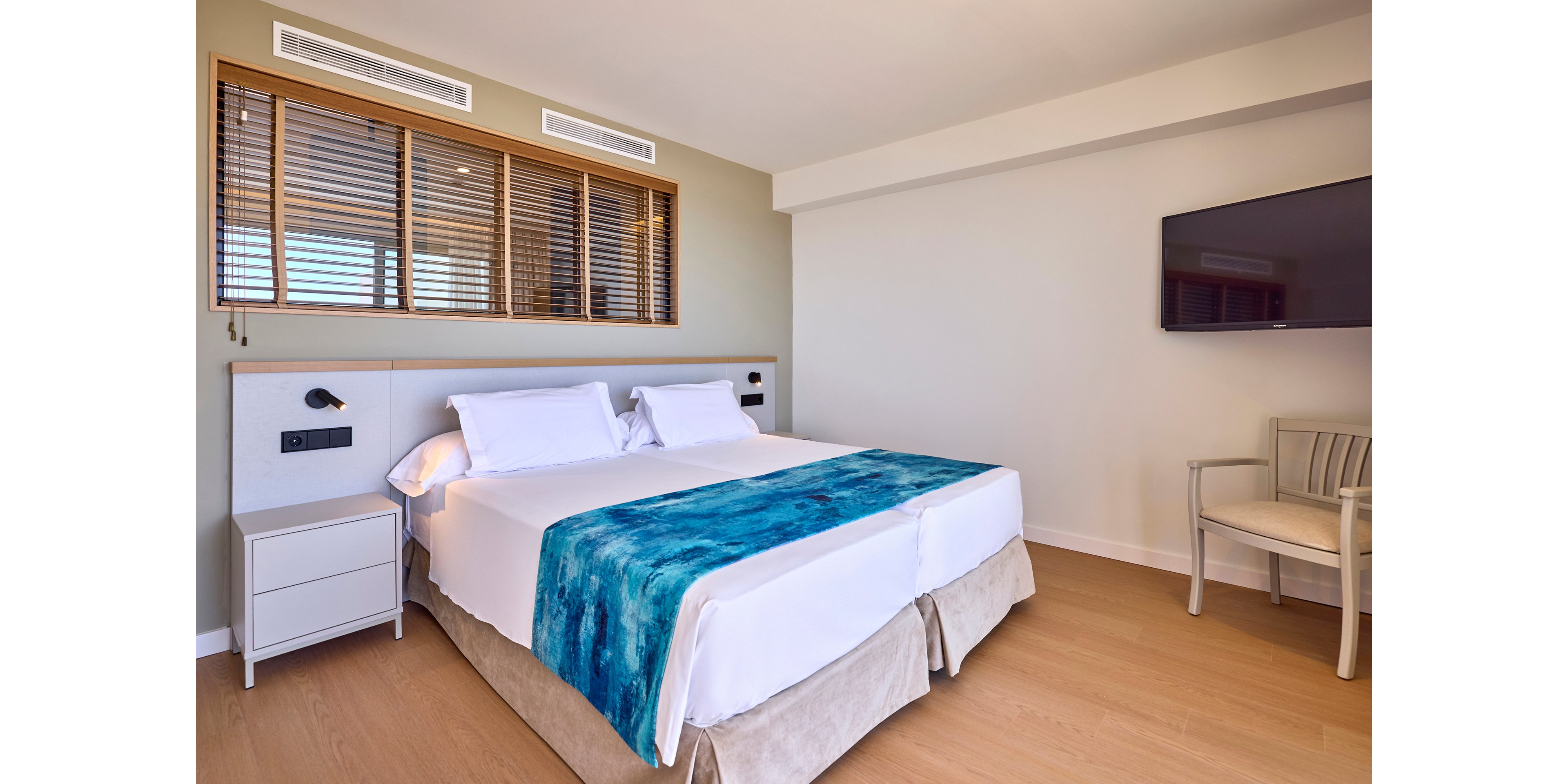 Universal Hotel Romantica