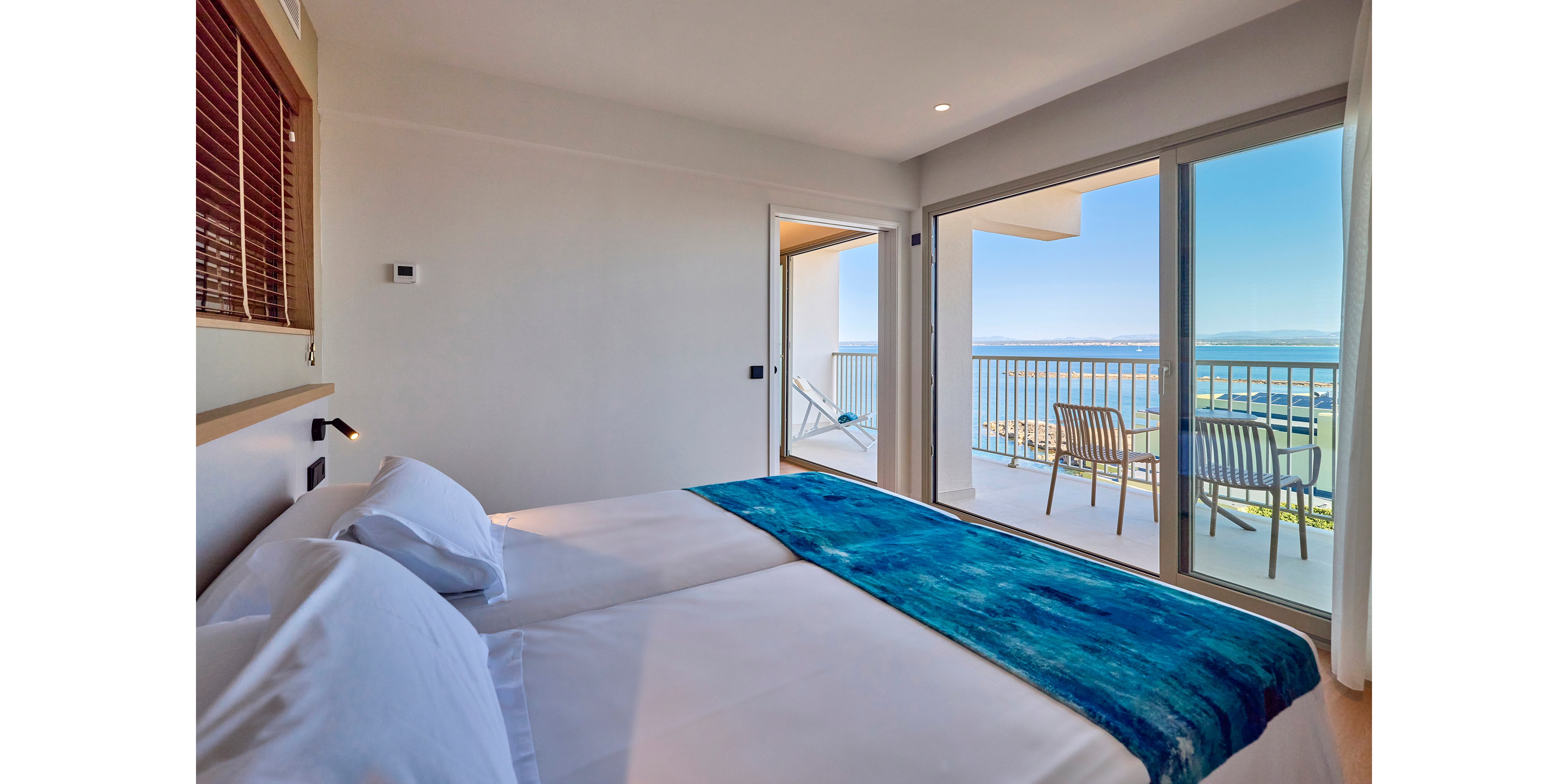 Universal Hotel Romantica