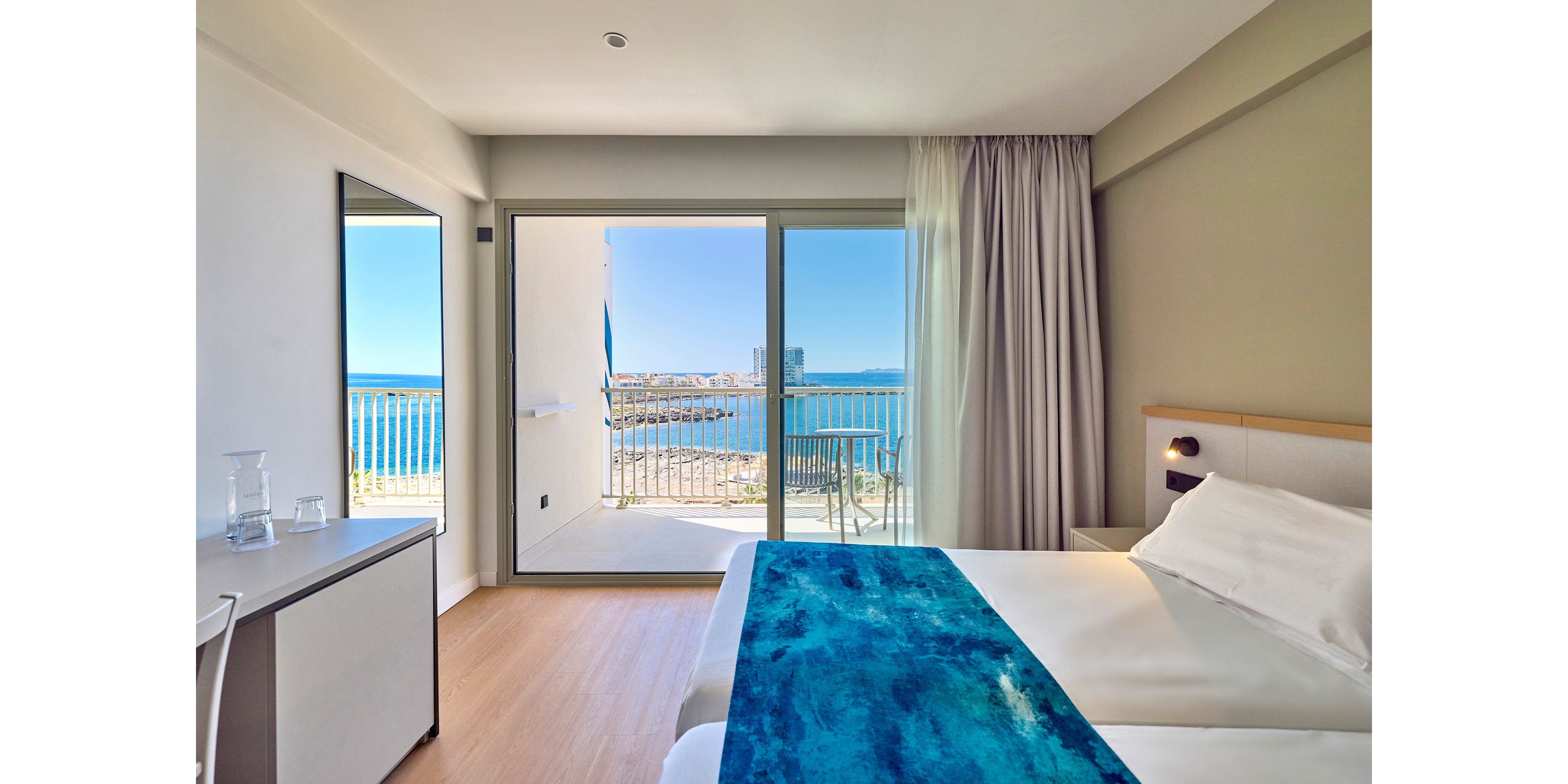 Universal Hotel Romantica