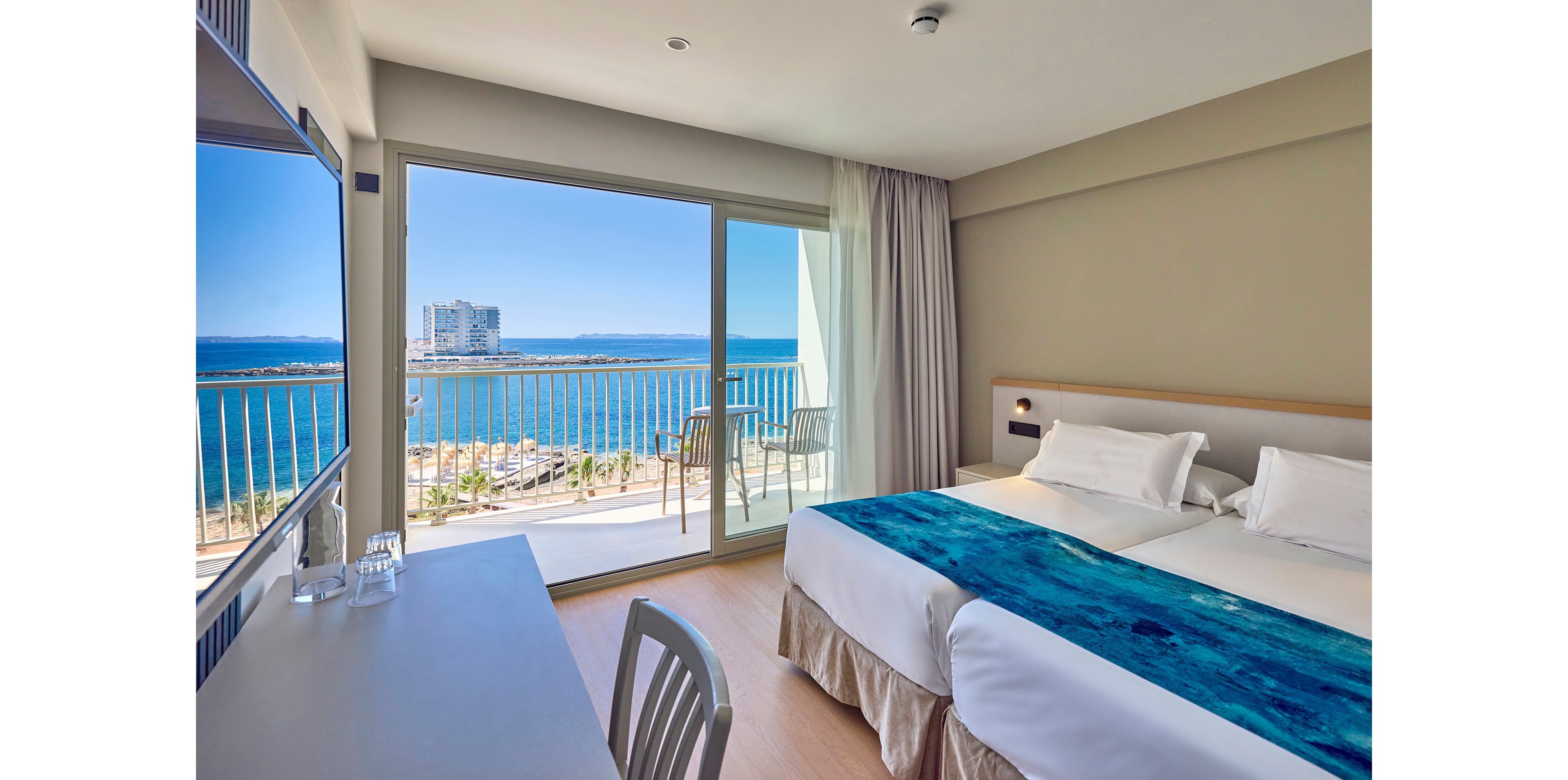 Universal Hotel Romantica