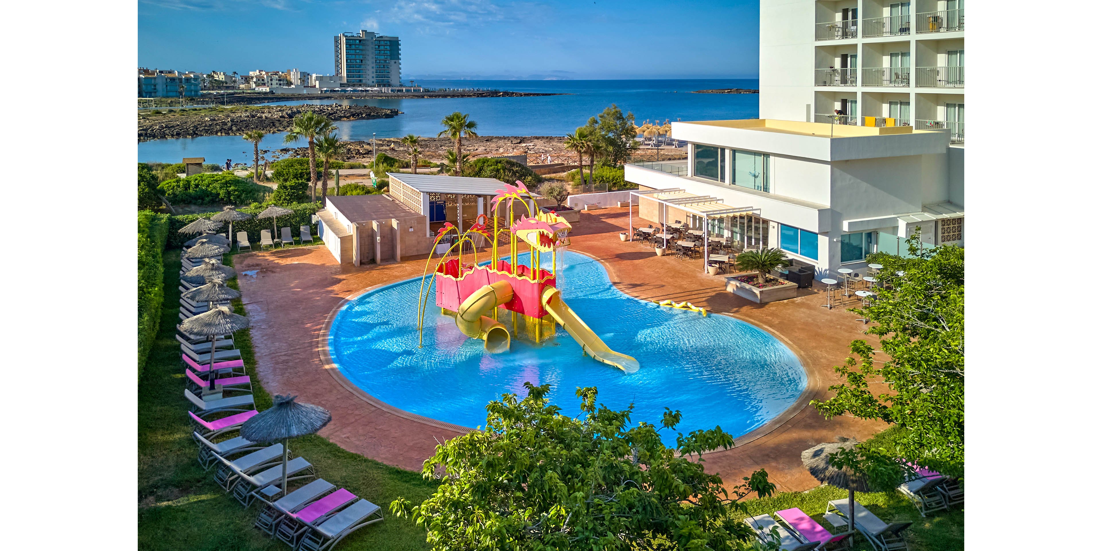 Universal Hotel Romantica