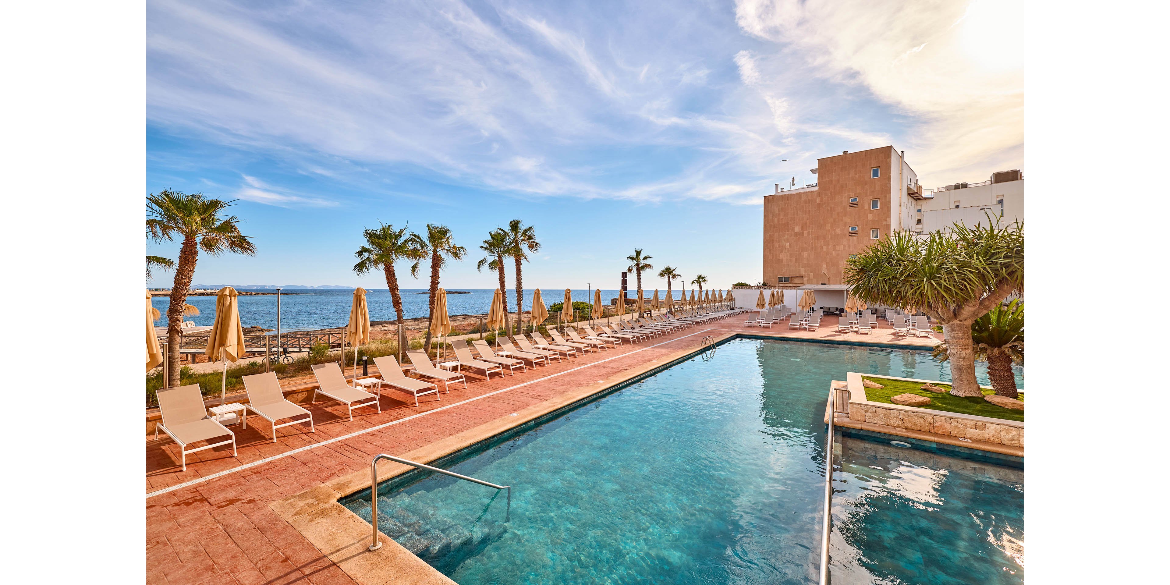 Universal Hotel Romantica