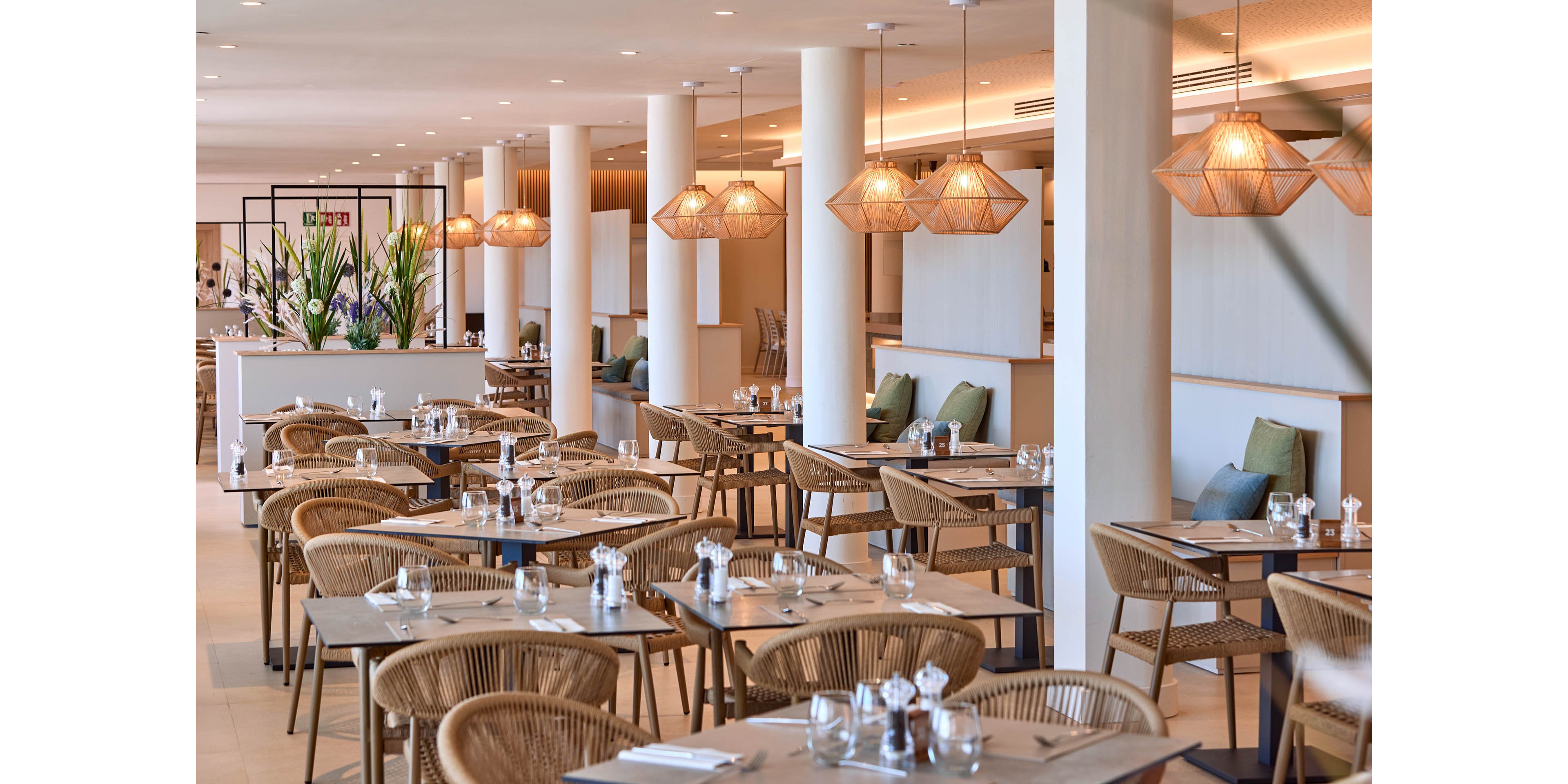 Universal Hotel Romantica