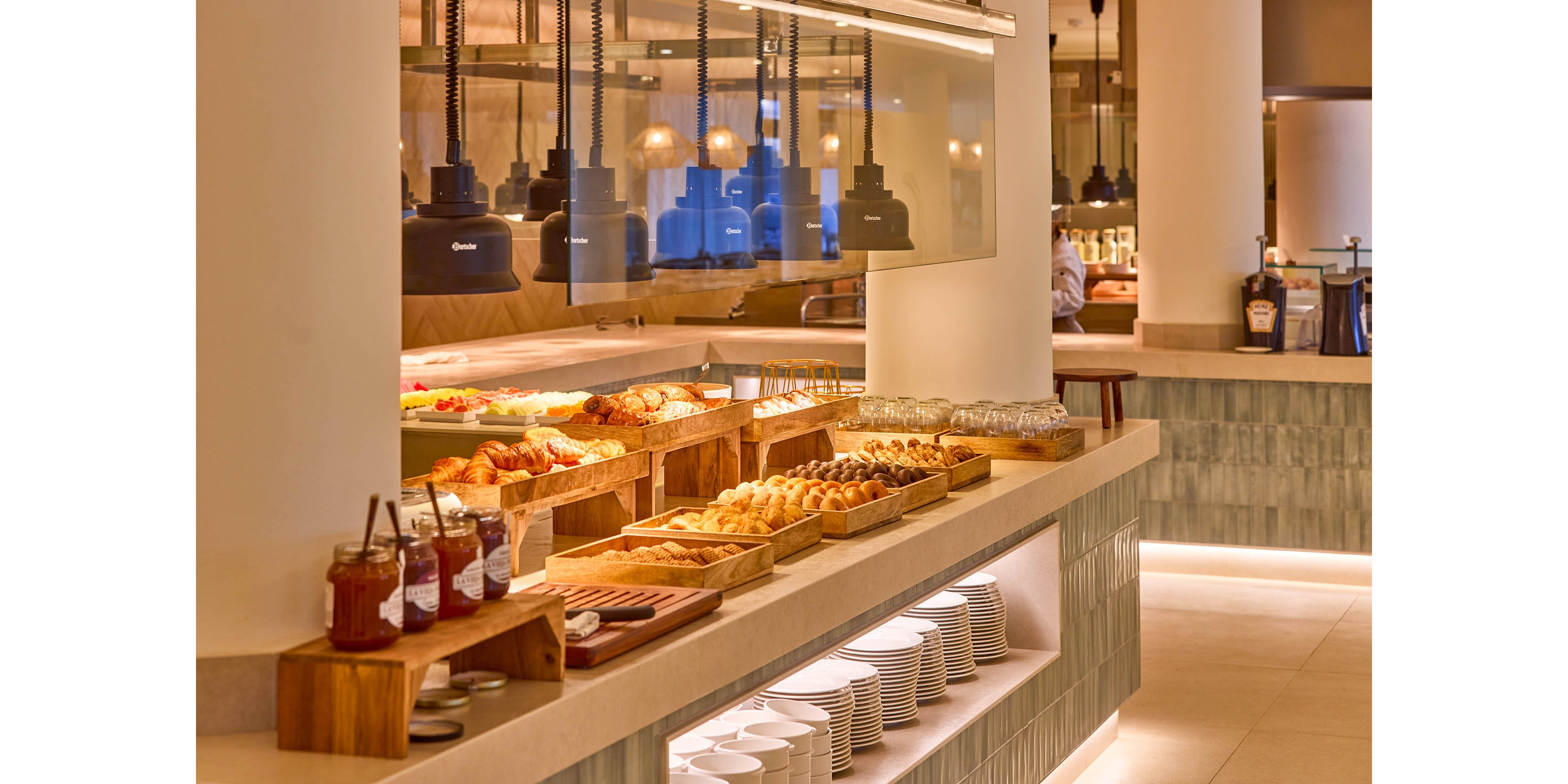 Universal Hotel Romantica