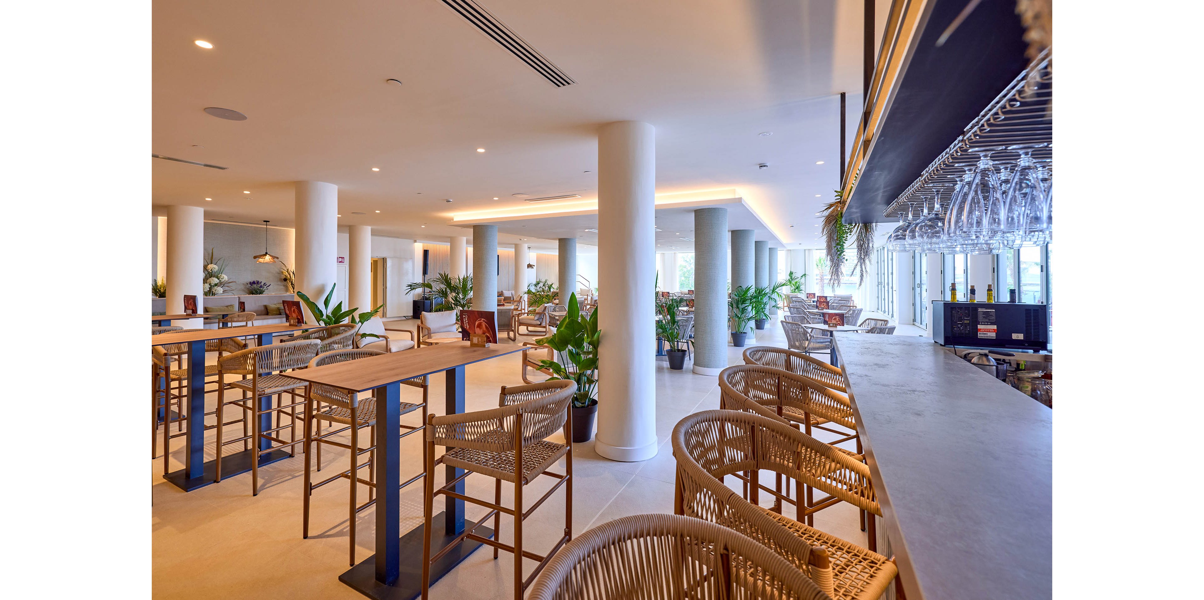 Universal Hotel Romantica