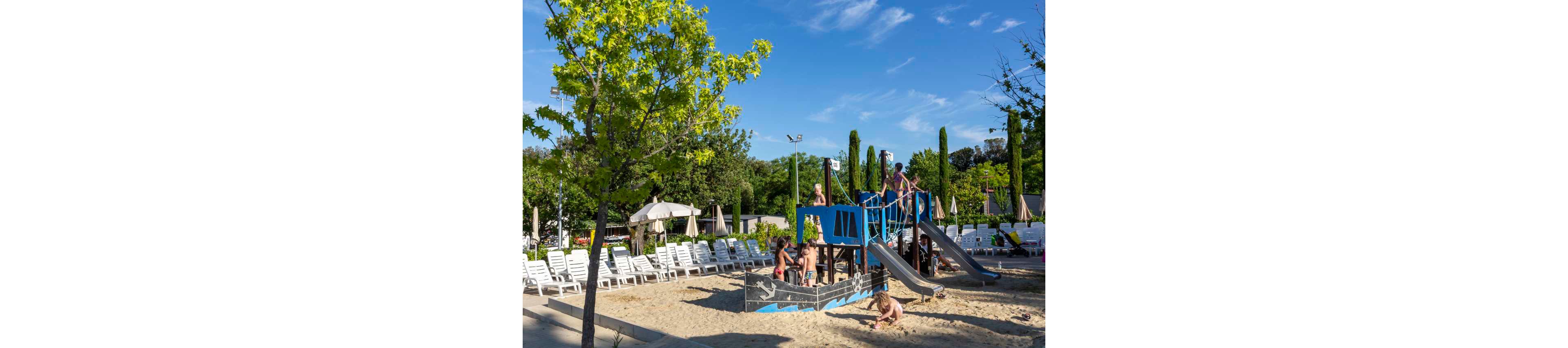 hu Norcenni Girasole Village - EUROCAMP