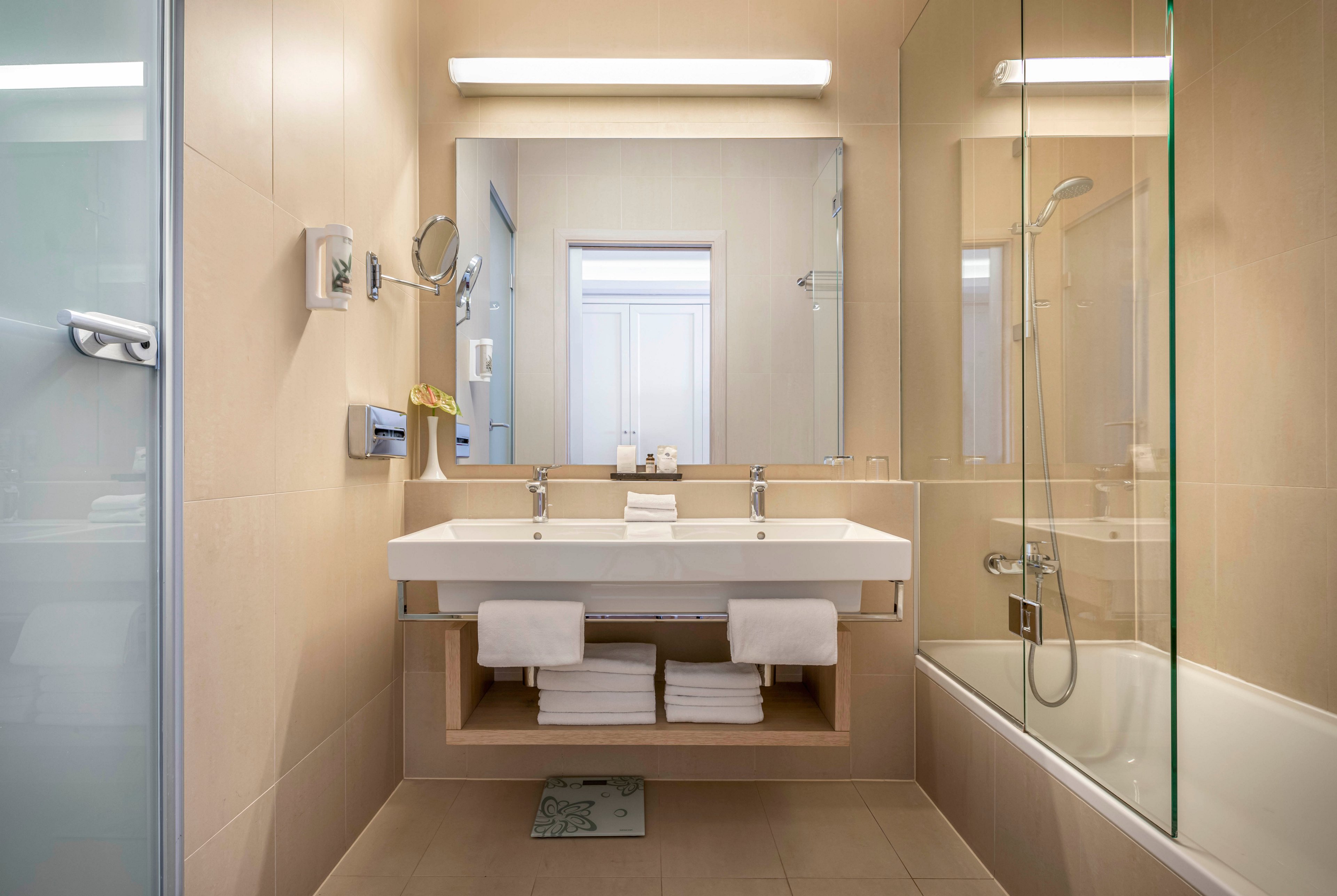 Isabella Island Miramare Suites & Villas