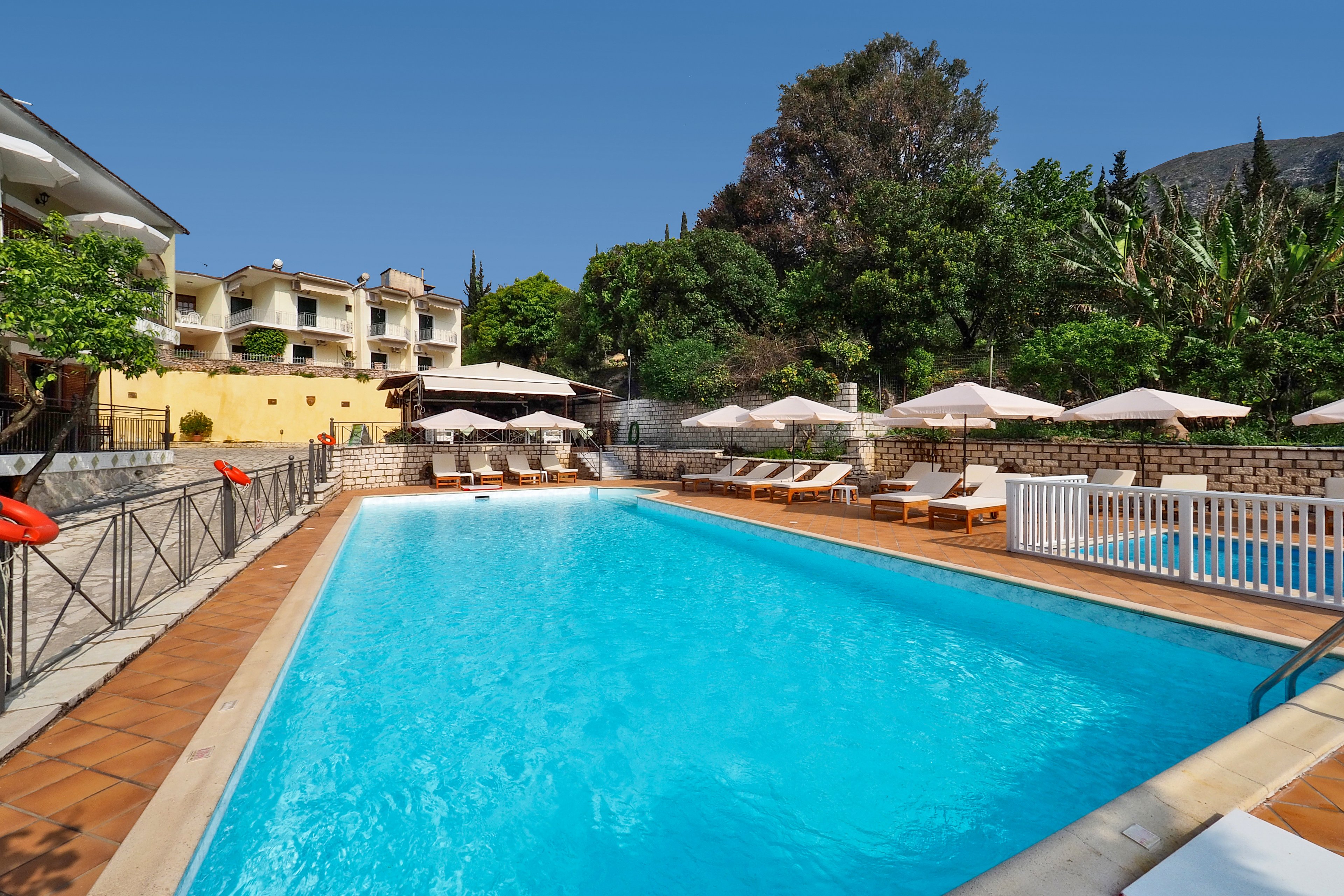 Bella Vista Hotel and Apartments