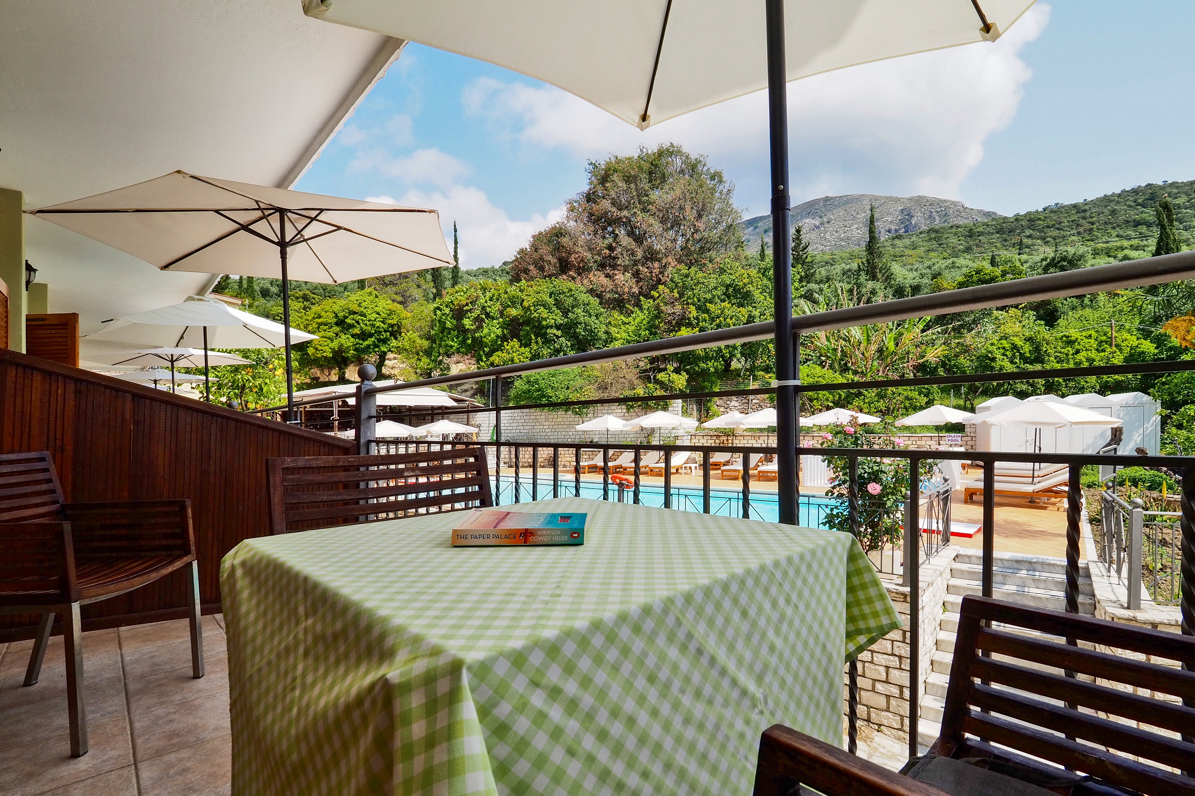 Bella Vista Hotel and Apartments