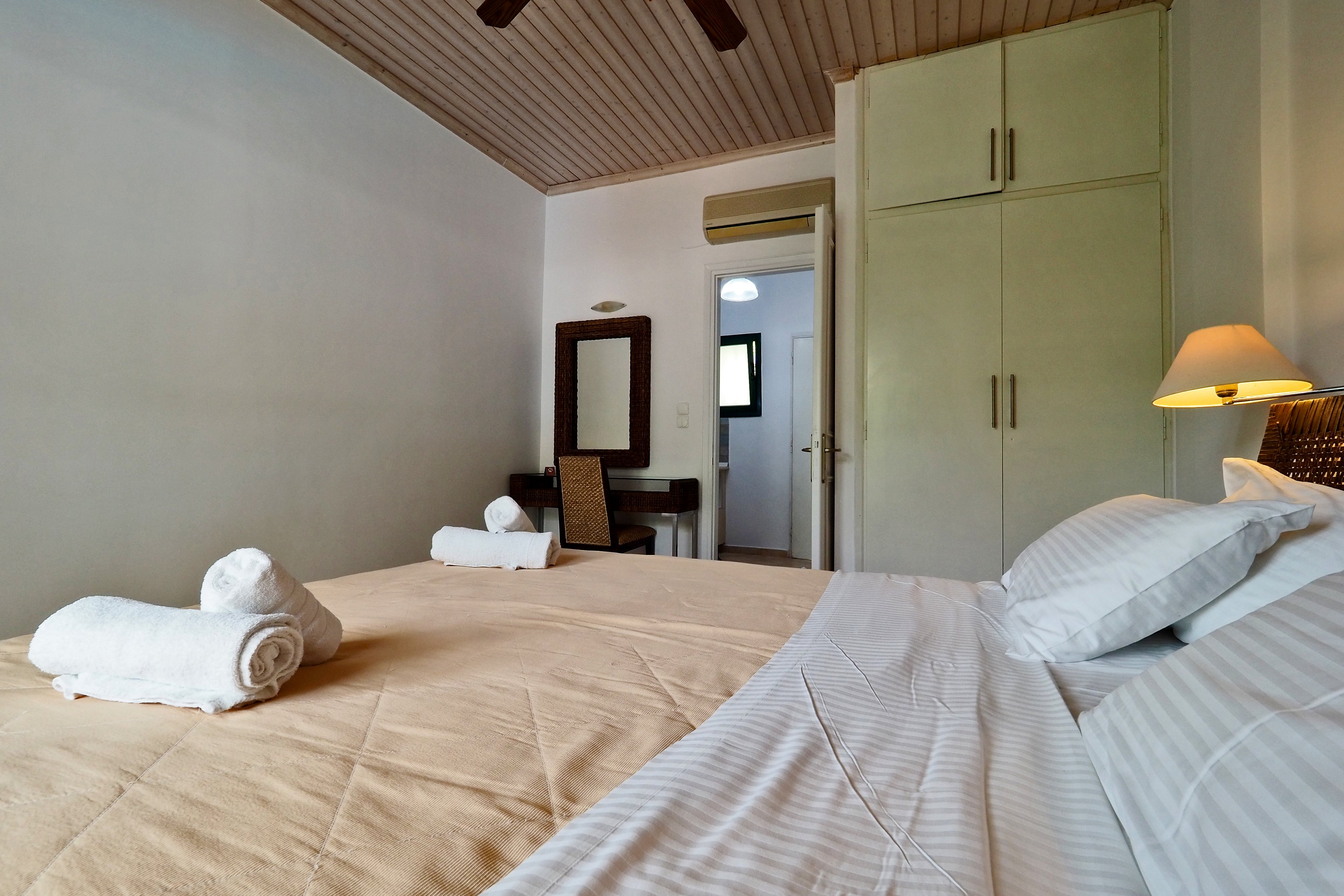 Bella Vista Hotel and Apartments