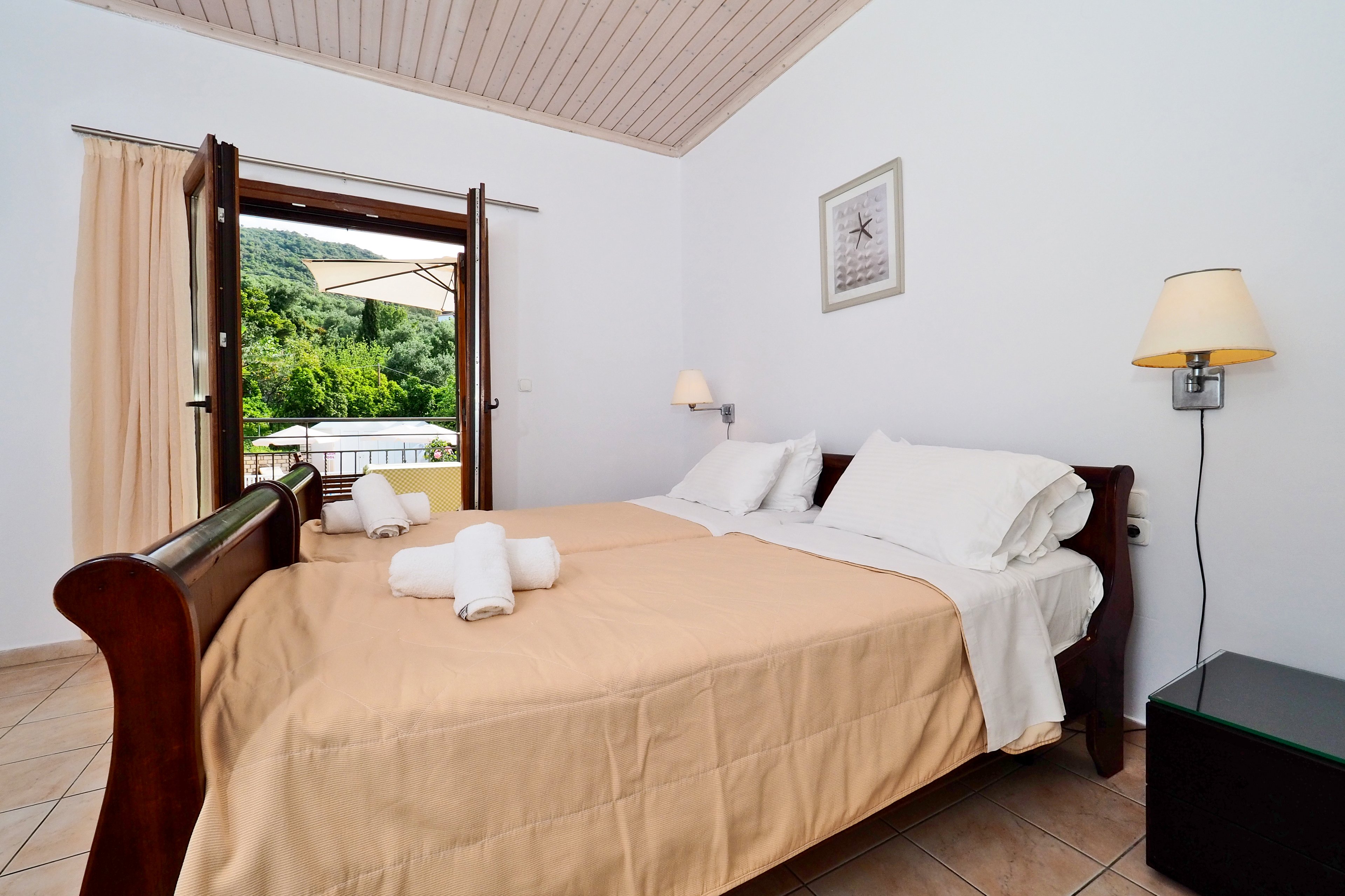 Bella Vista Hotel and Apartments