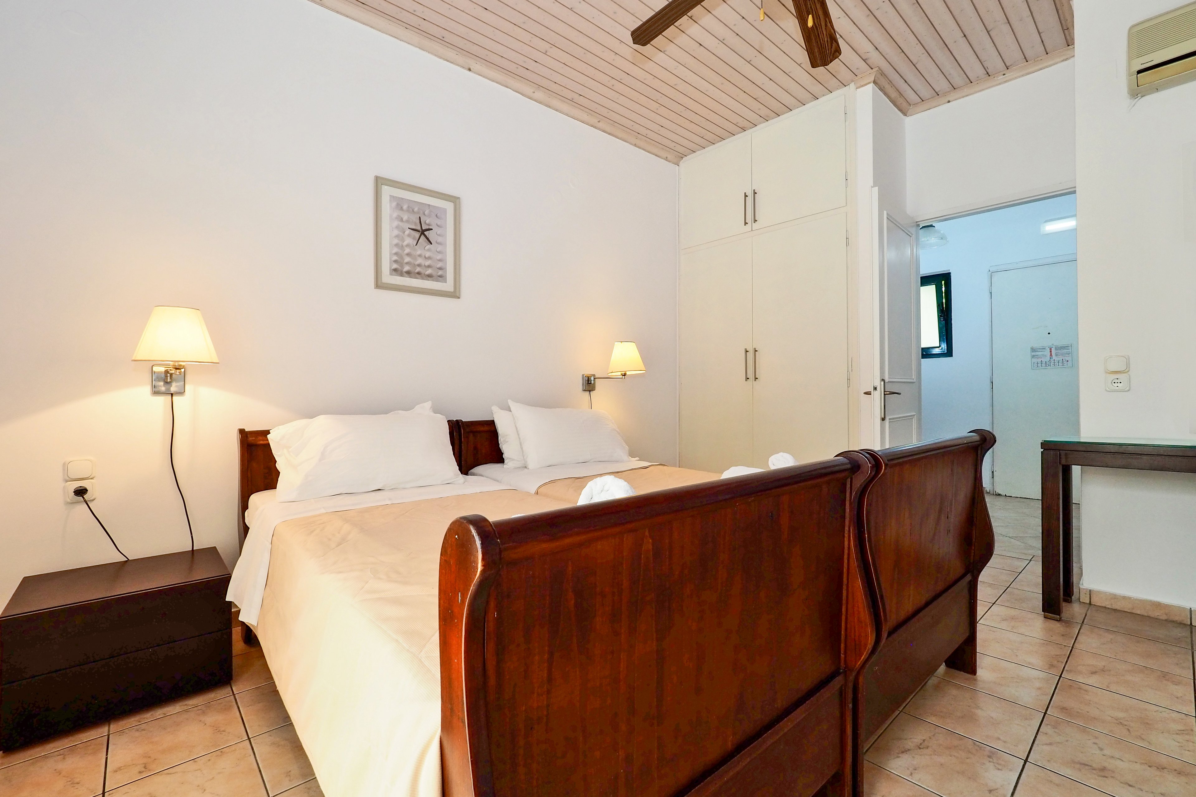 Bella Vista Hotel and Apartments