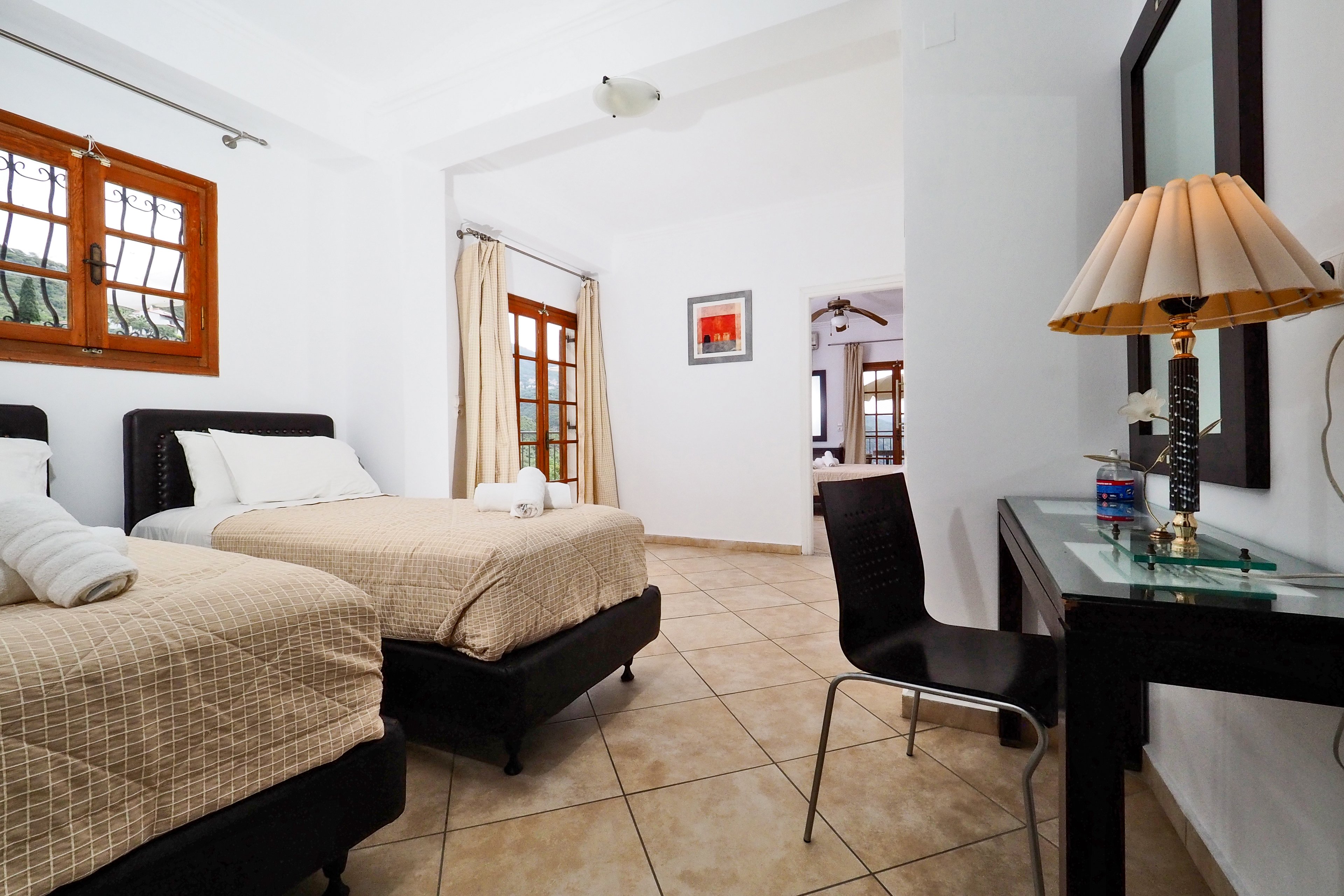 Bella Vista Hotel and Apartments