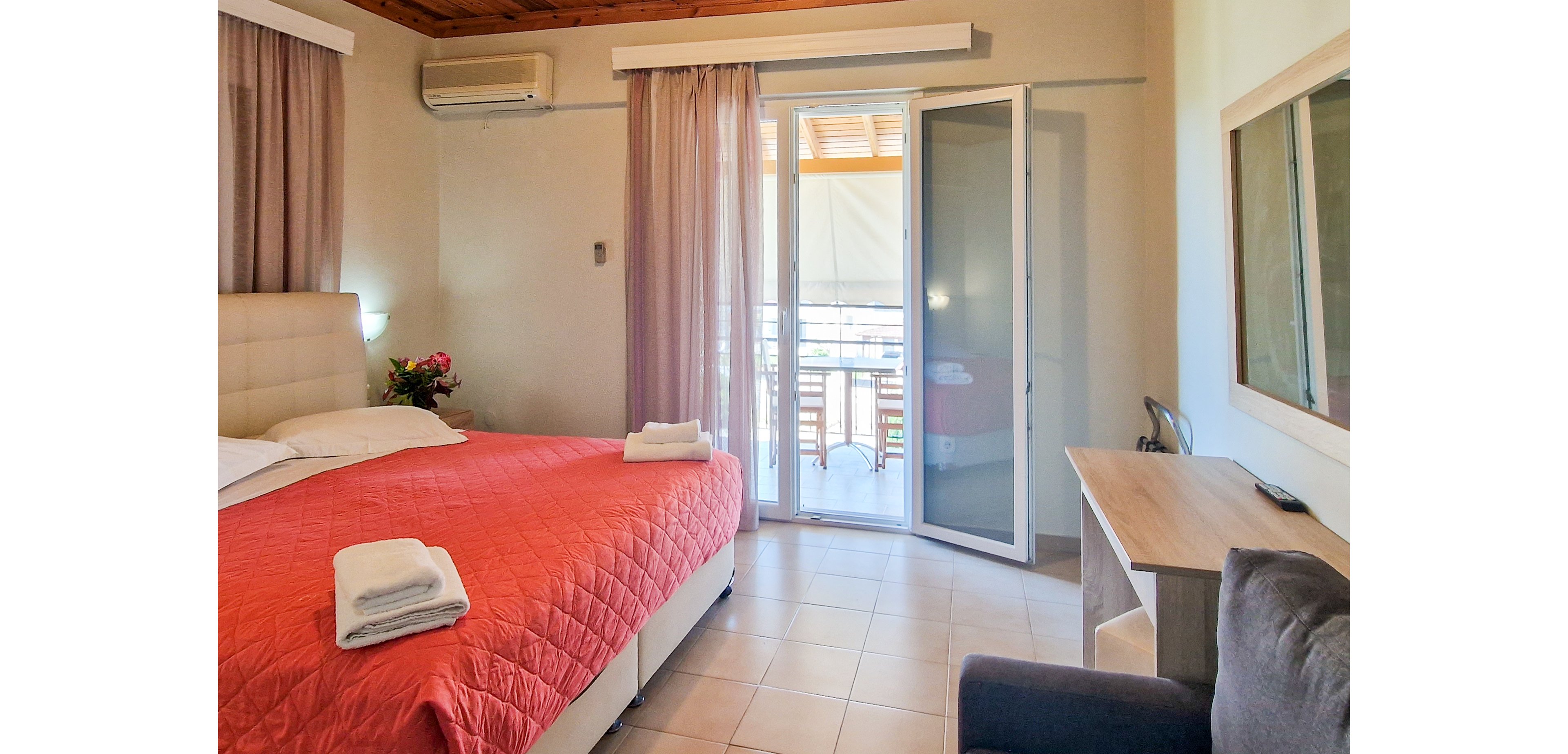 Christina Studios & Apartments