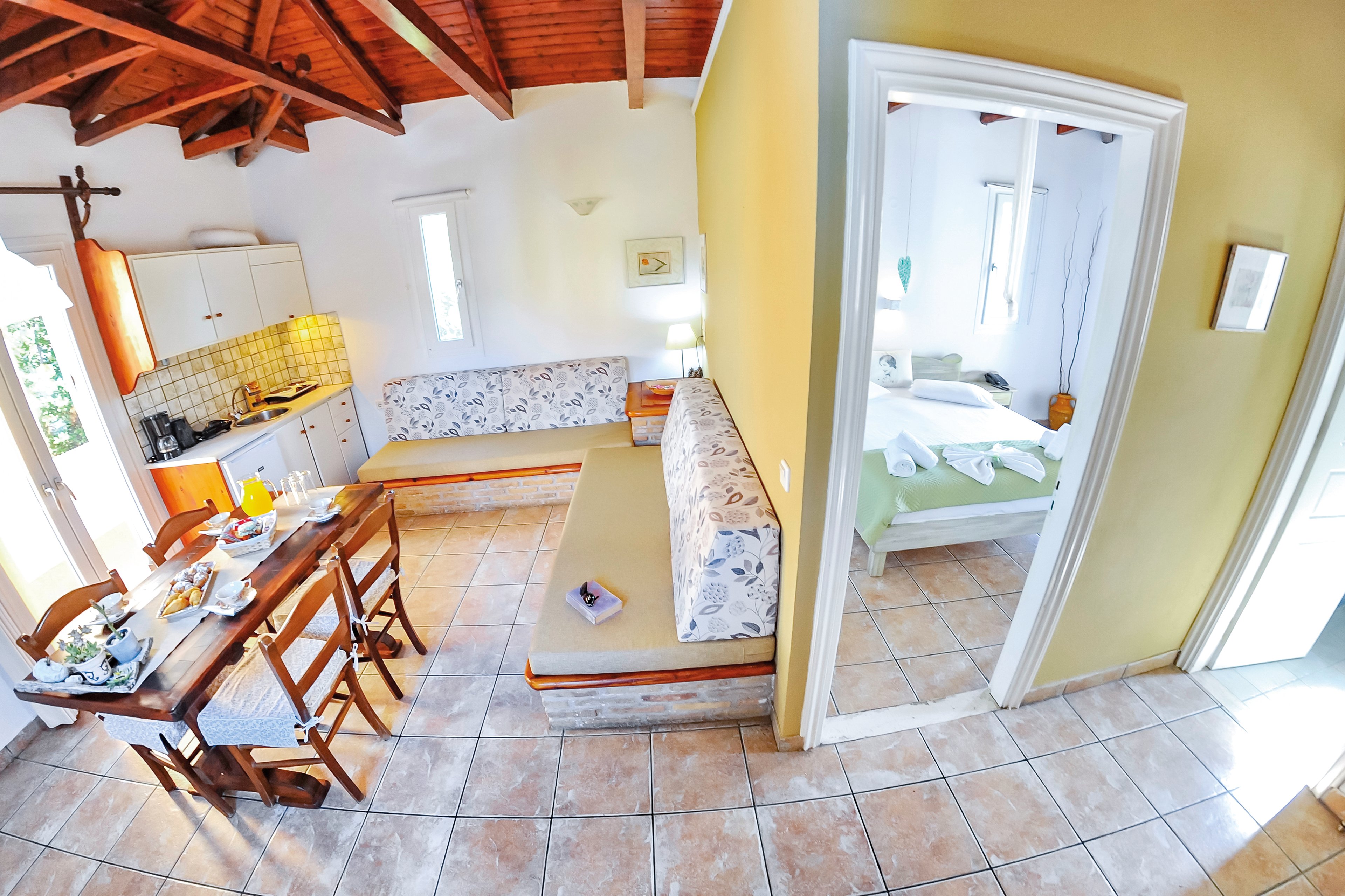 Alkyon Apartments & Villas