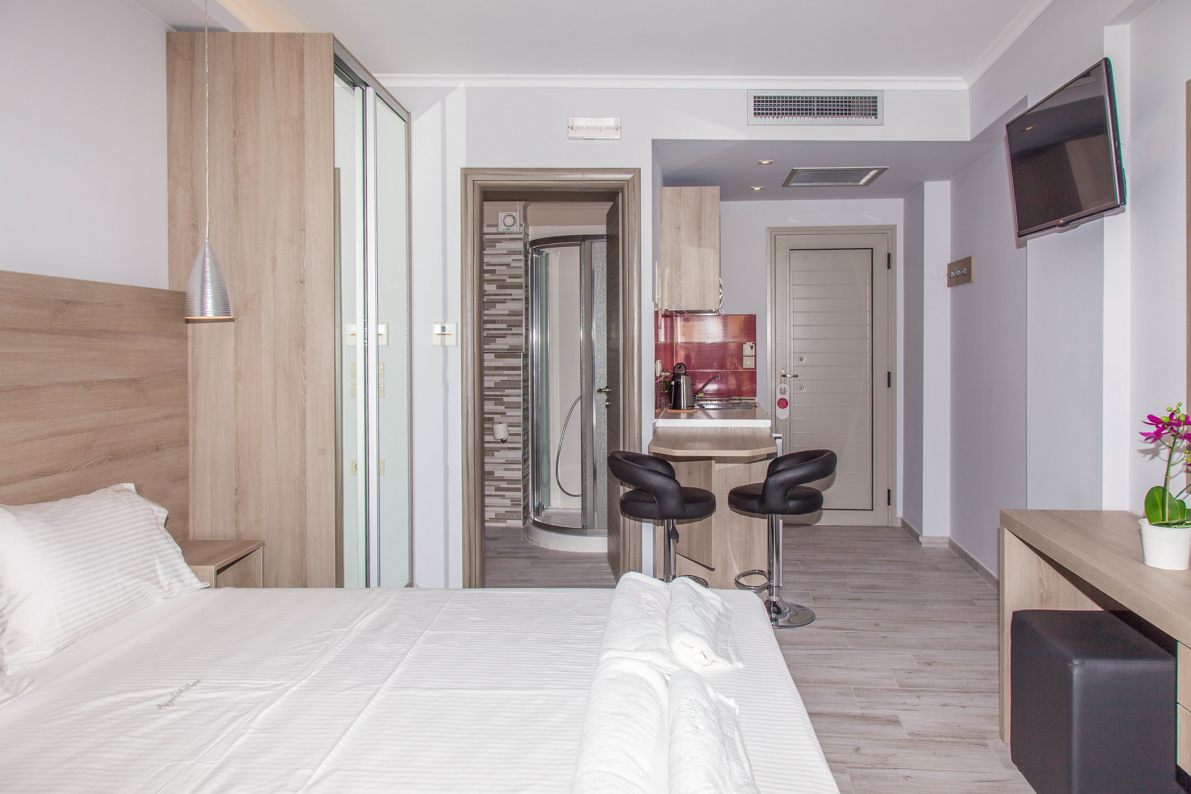 Aggelos Studios & Apartments