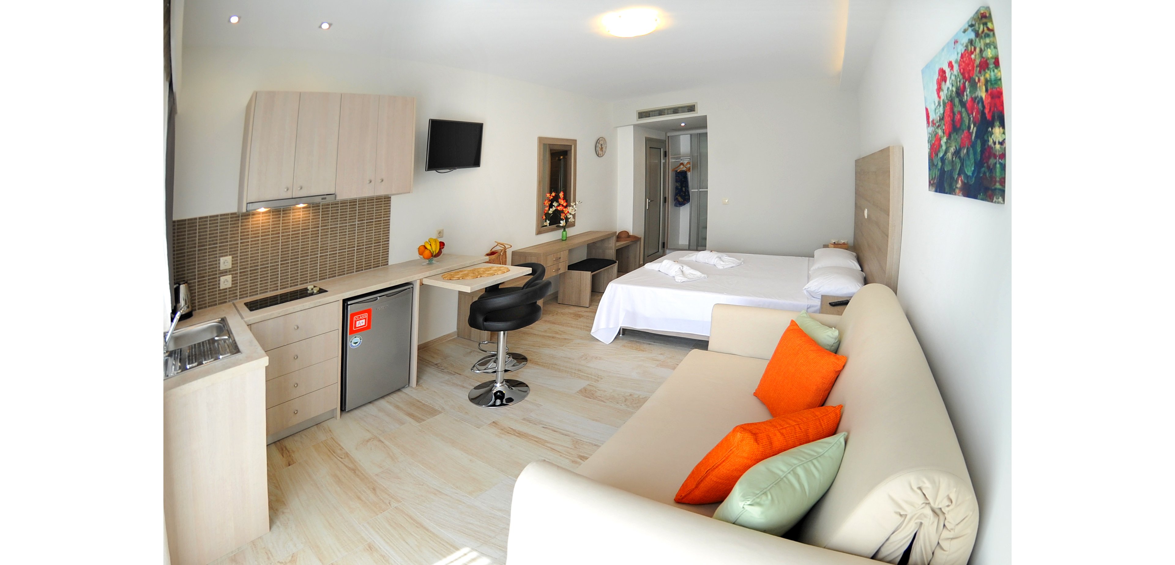 Aggelos Studios & Apartments