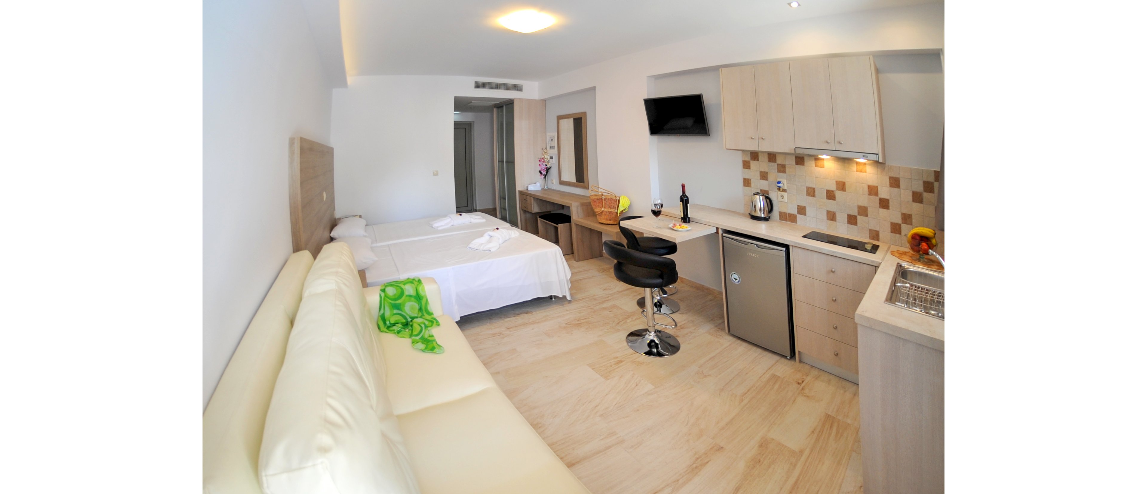 Aggelos Studios & Apartments