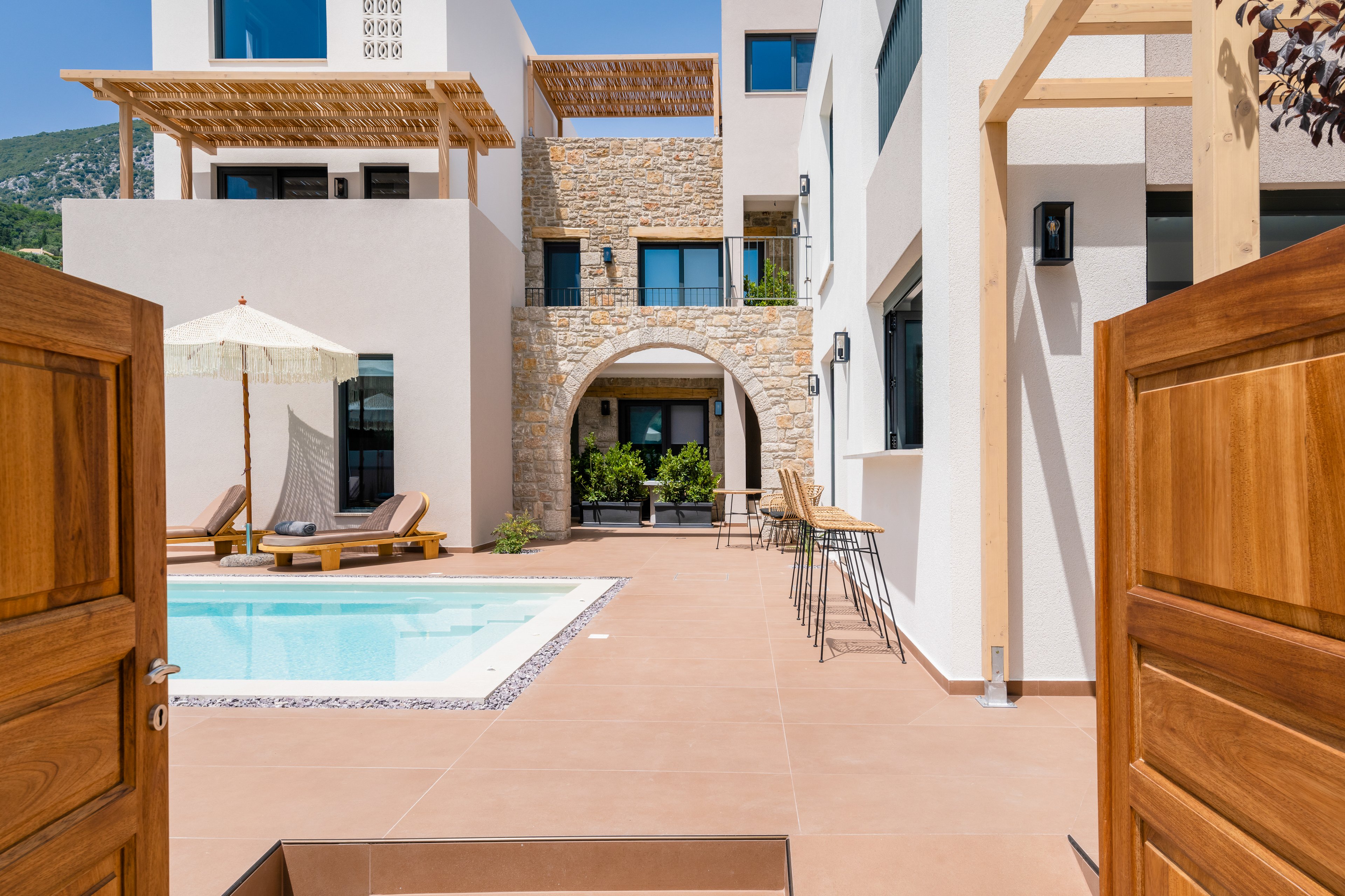 13 Keys Luxury Suites