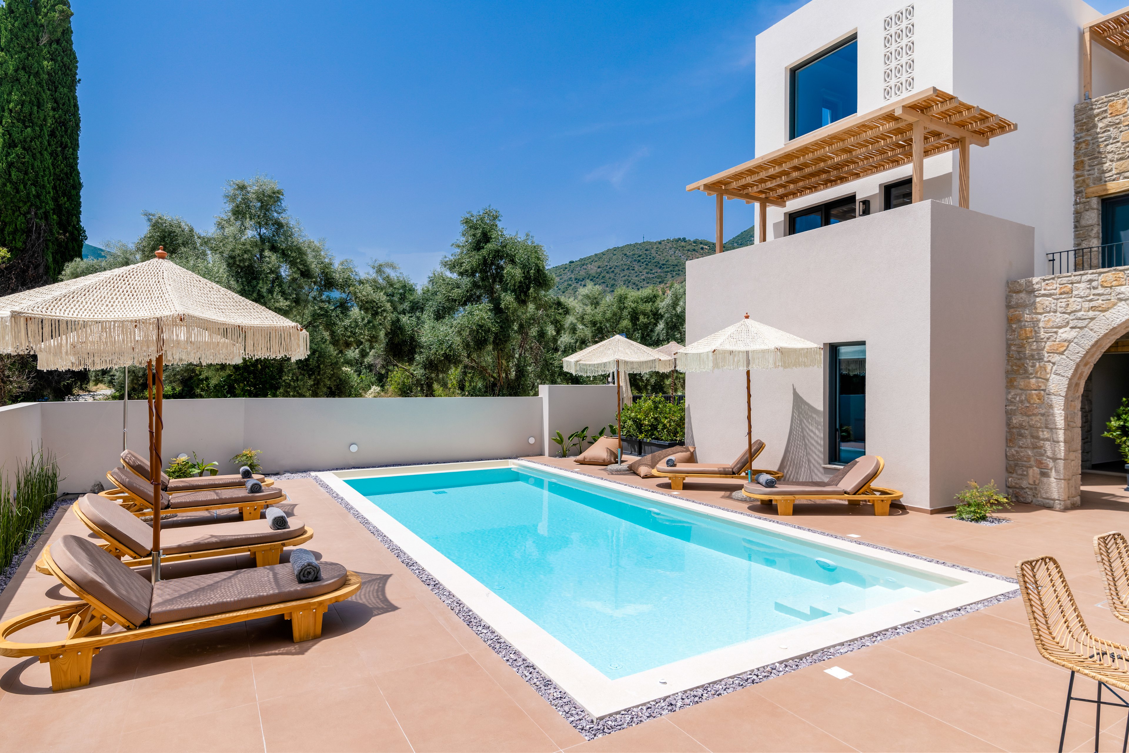 13 Keys Luxury Suites